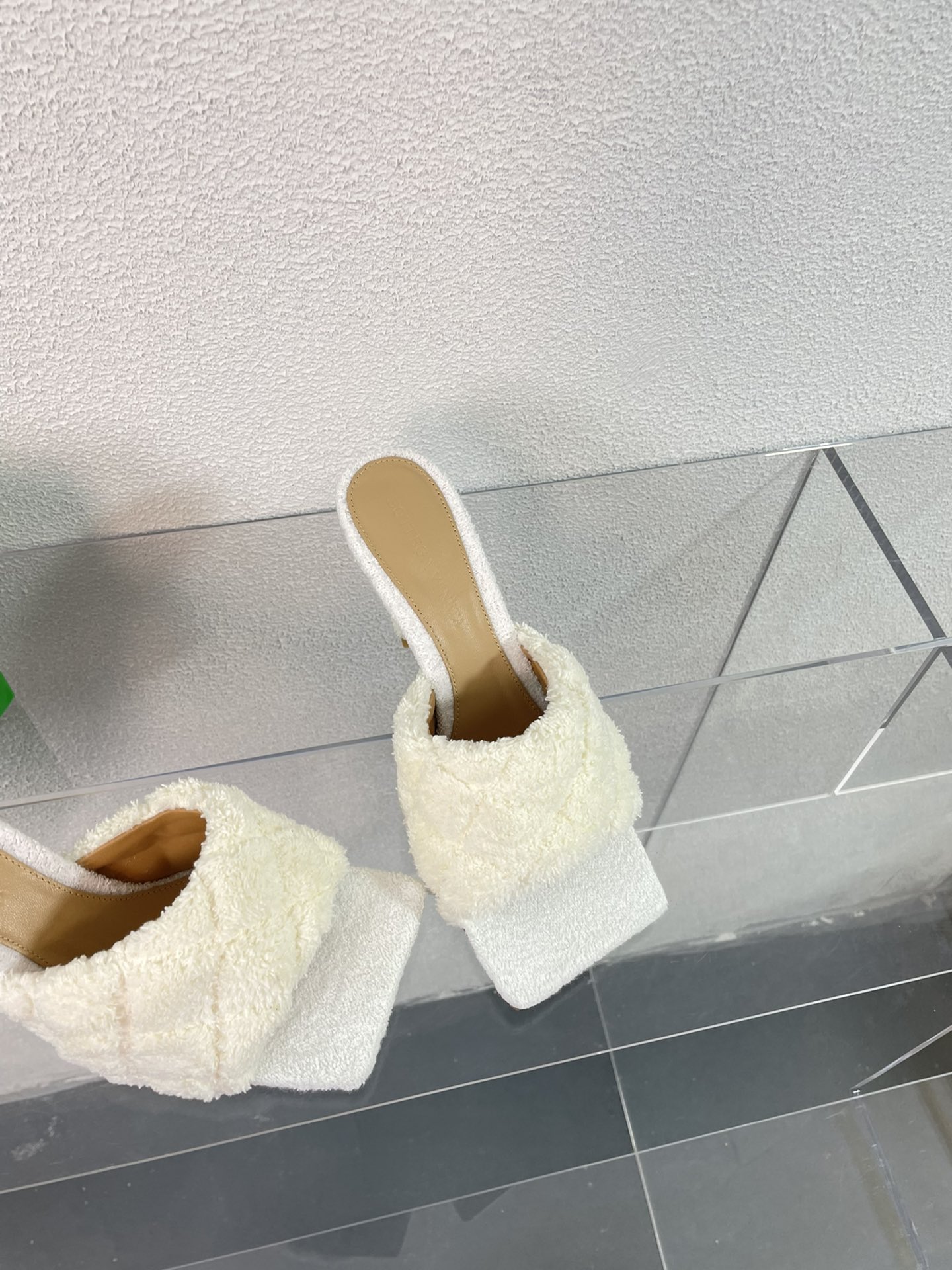 b0tte*a Ven*ta slippers