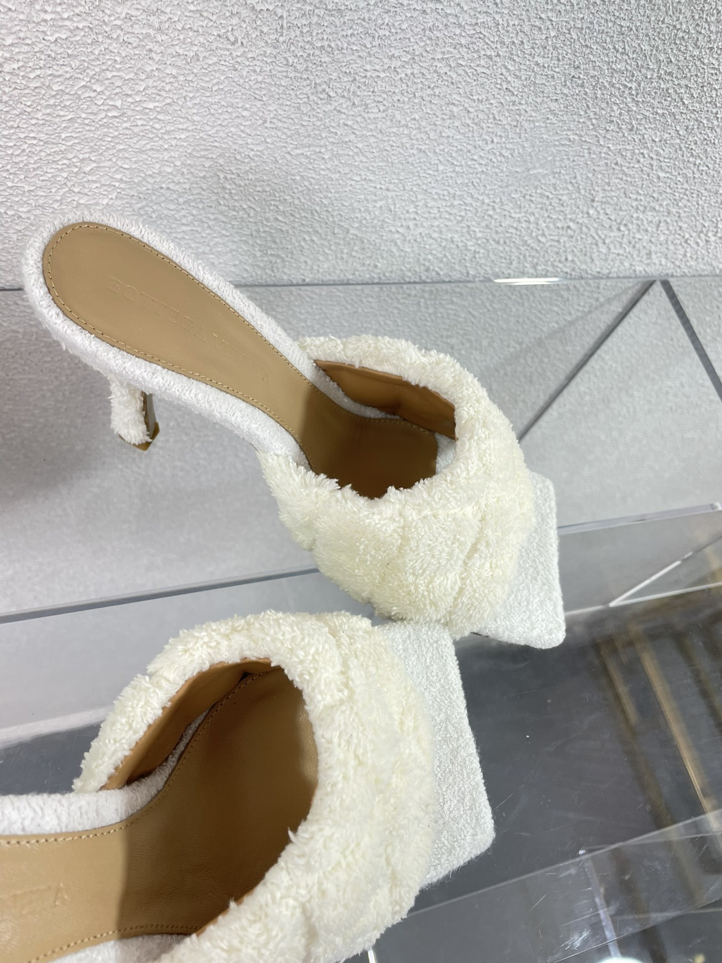 b0tte*a Ven*ta slippers