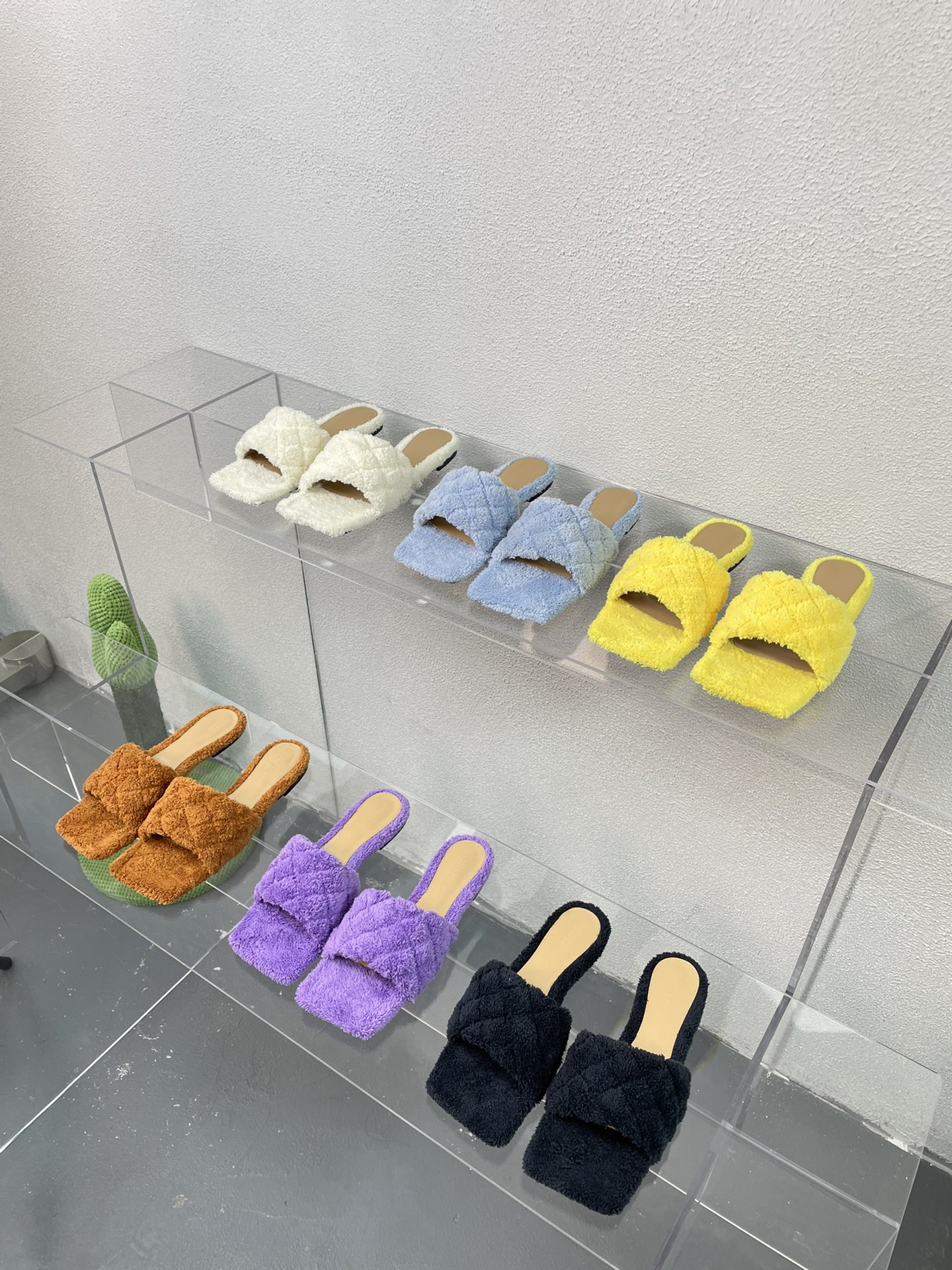 b0tte*a Ven*ta slippers