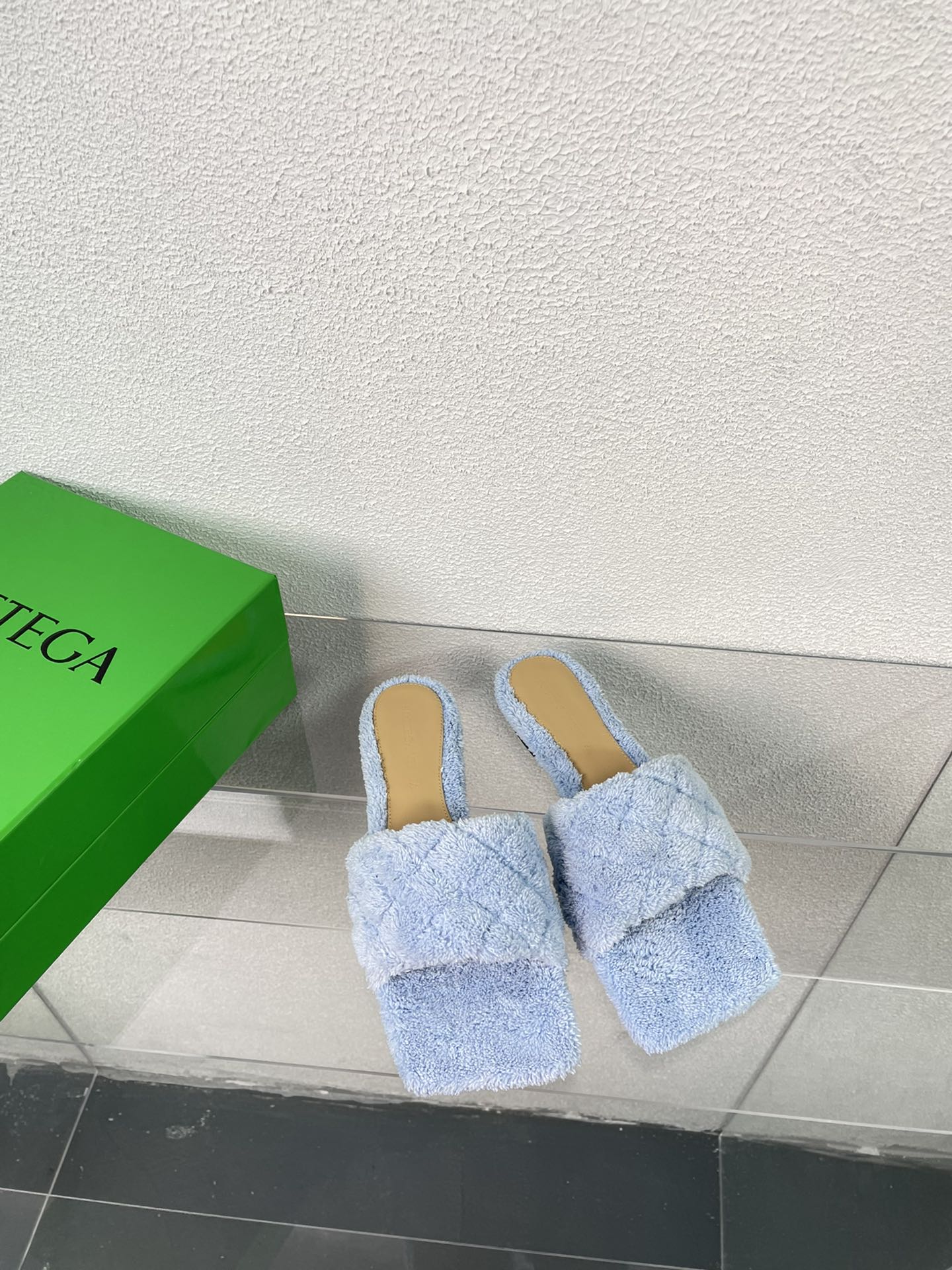 b0tte*a Ven*ta slippers