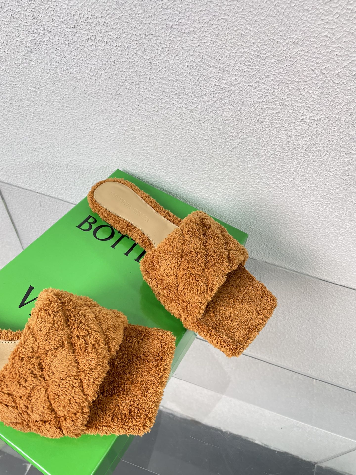 b0tte*a Ven*ta slippers
