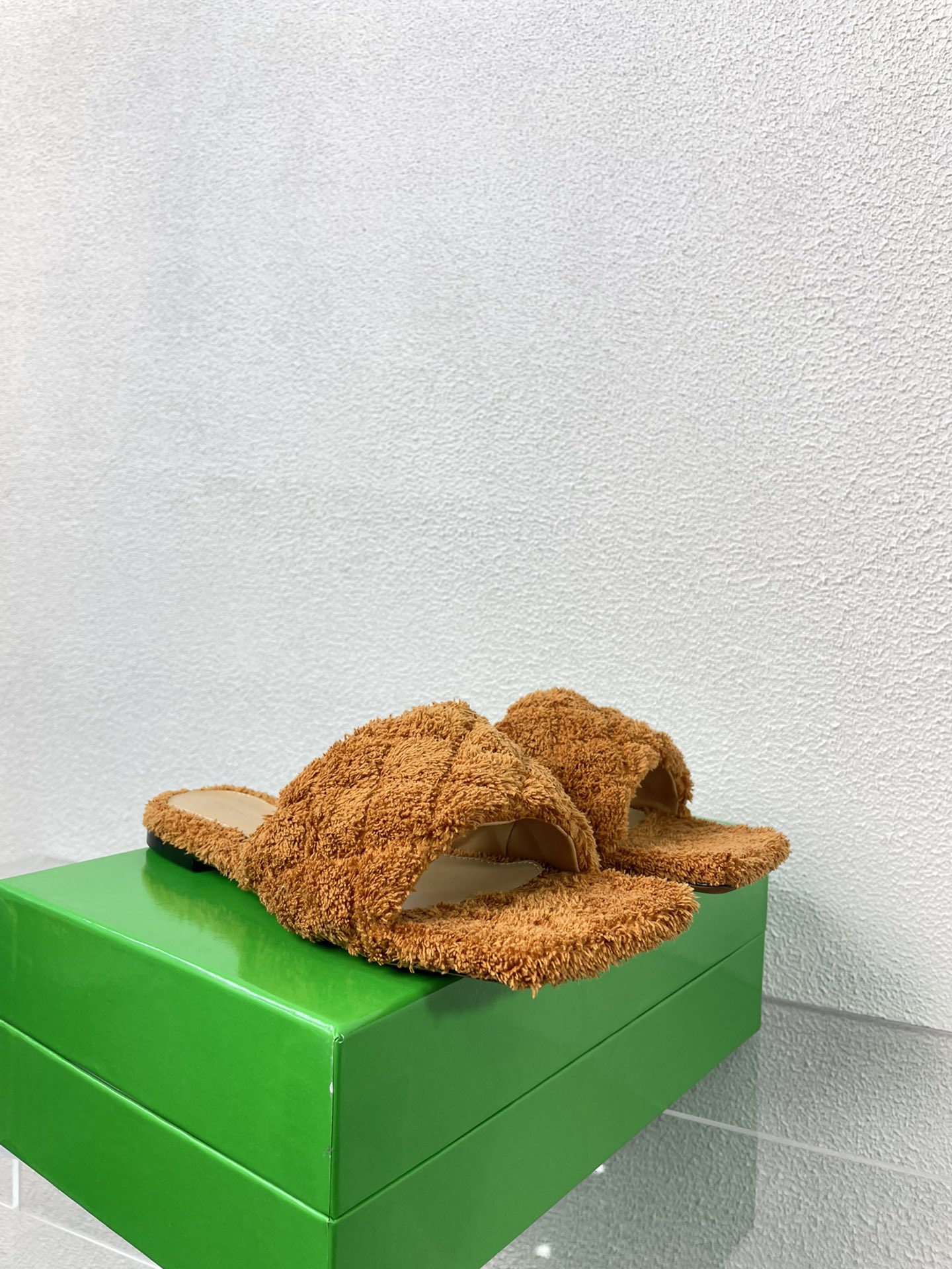 b0tte*a Ven*ta slippers
