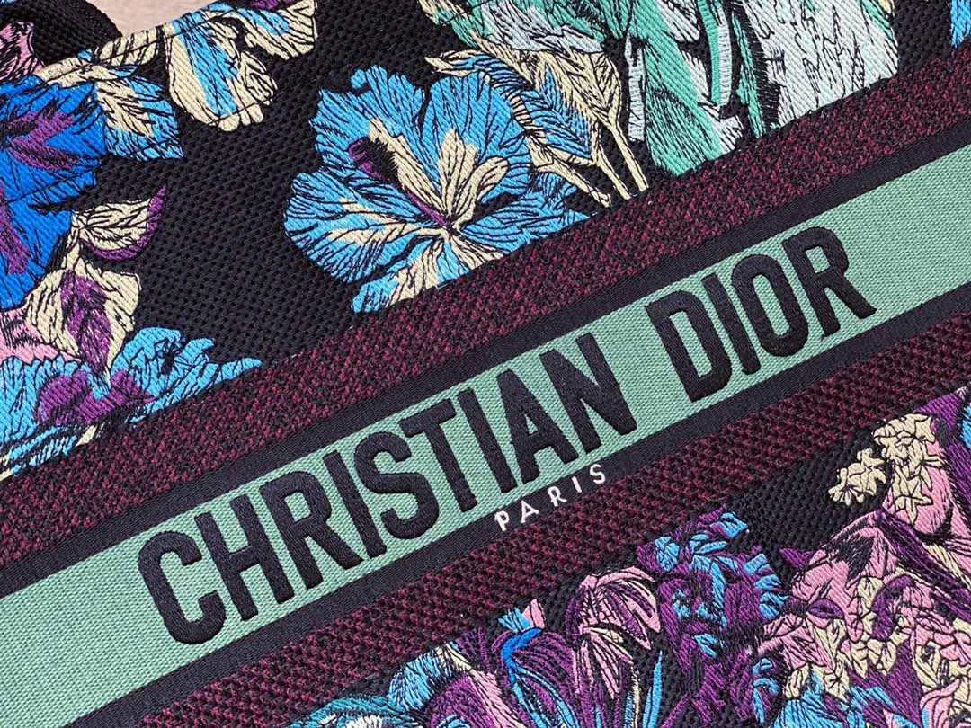 D*or book tote