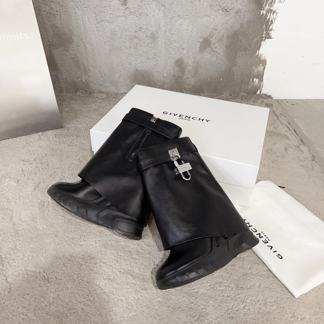 G1uenchy boots(eu35-41)