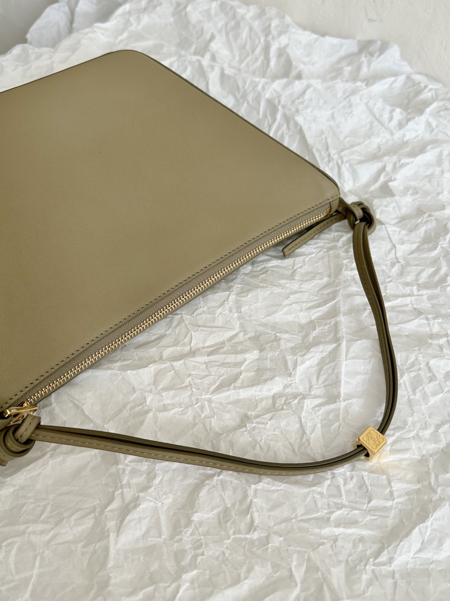 L0ew* hammock hobo bag-28*17*9.5cm