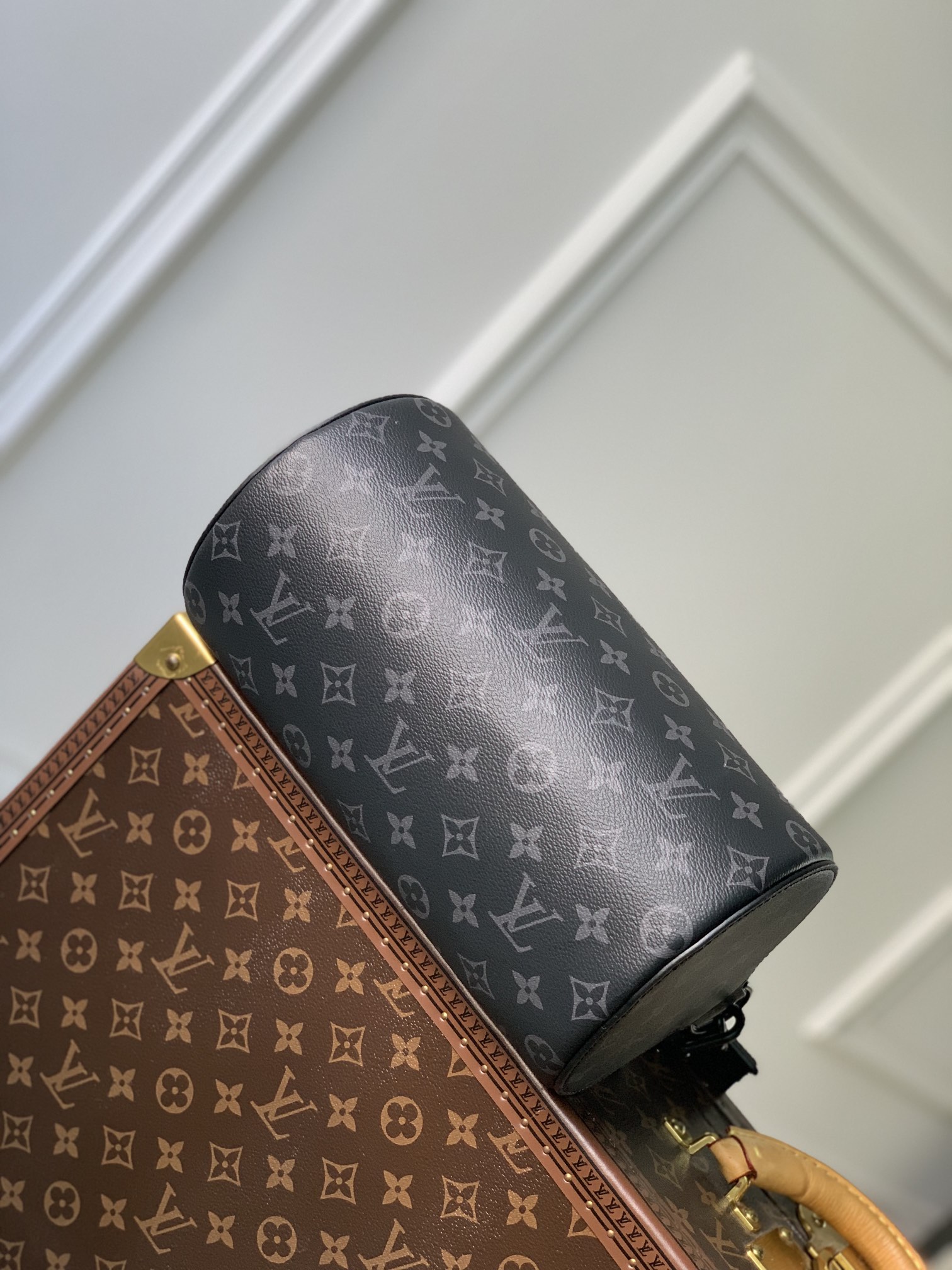 l0*is V*t0n soft polochon bag m46692-27x 15x 15cm