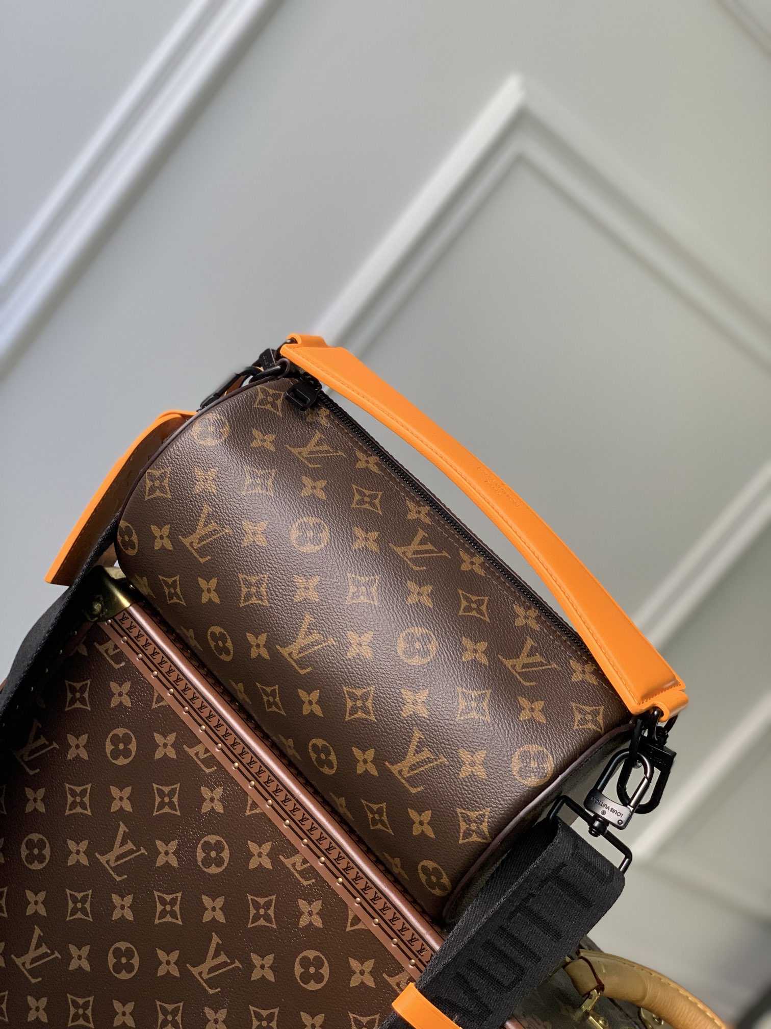 l0*is V*t0n soft polochon bag m46692-27x 15x 15cm