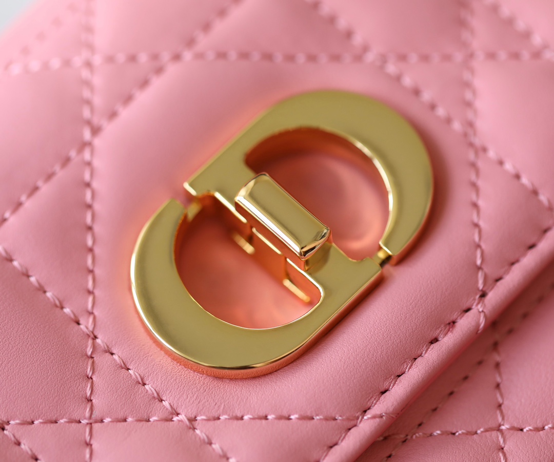D*or caro bag- 19 x 13 x 5.5cm