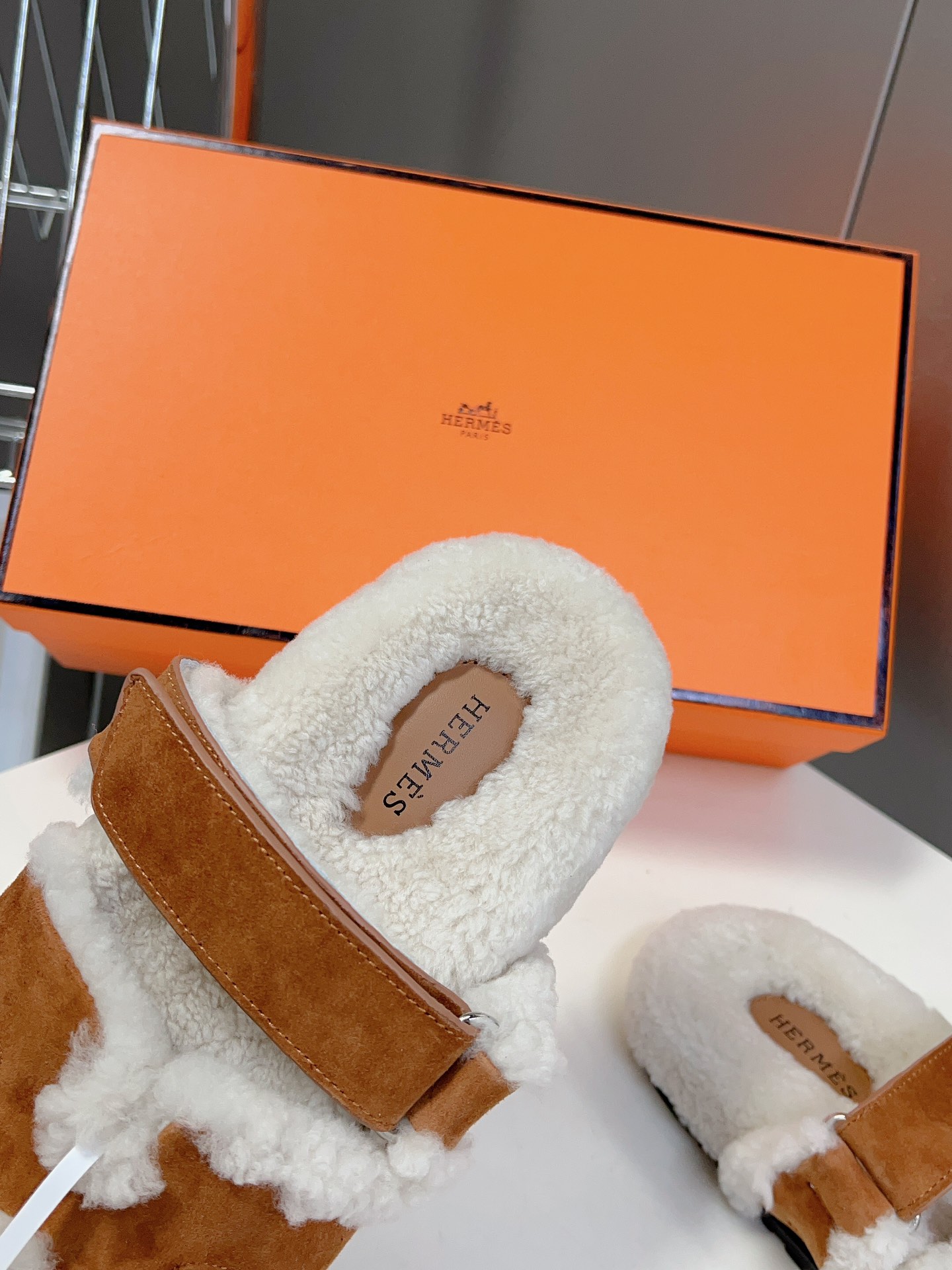 H**mes slides