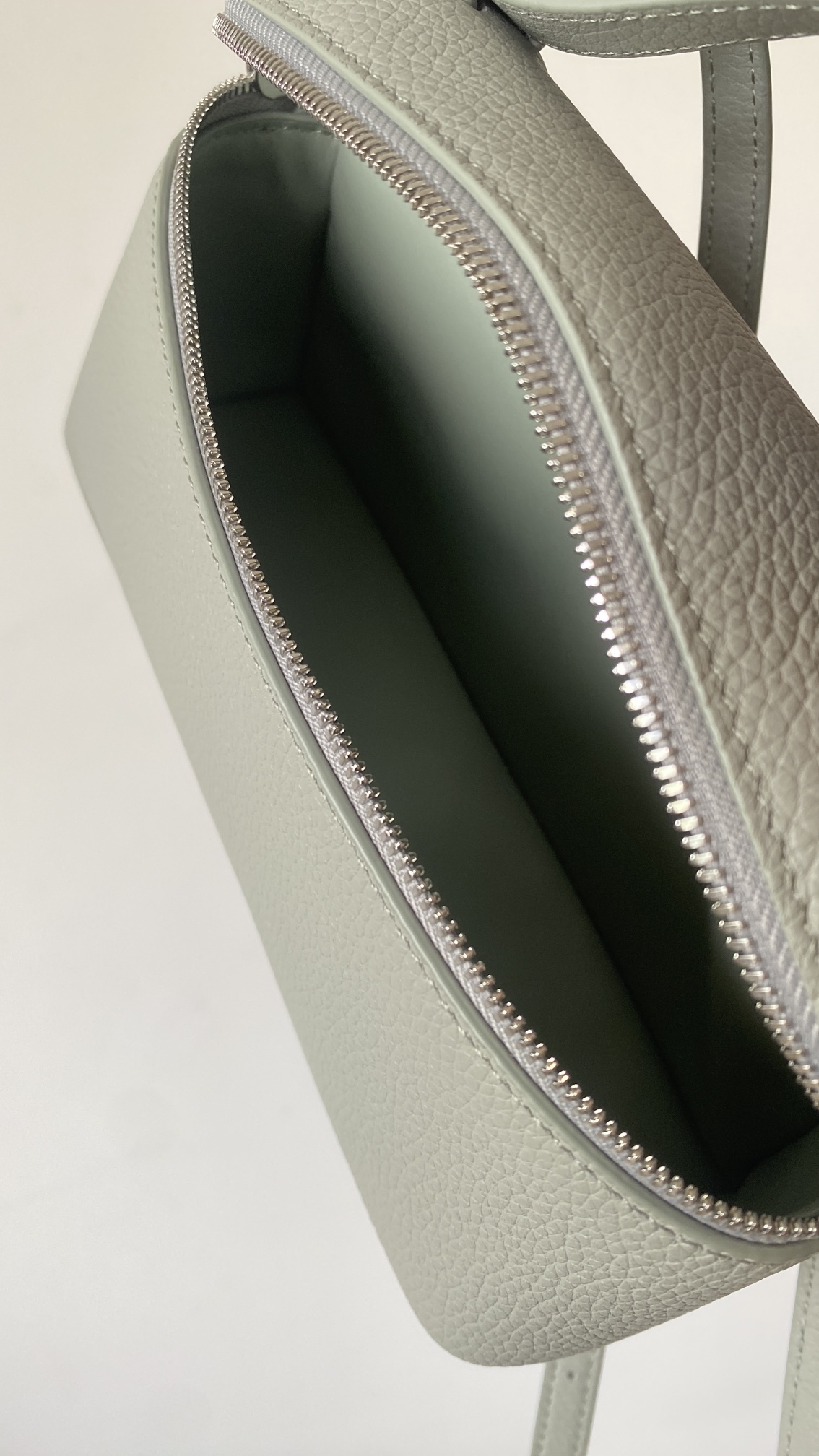 L**o p*ana bag-19cm