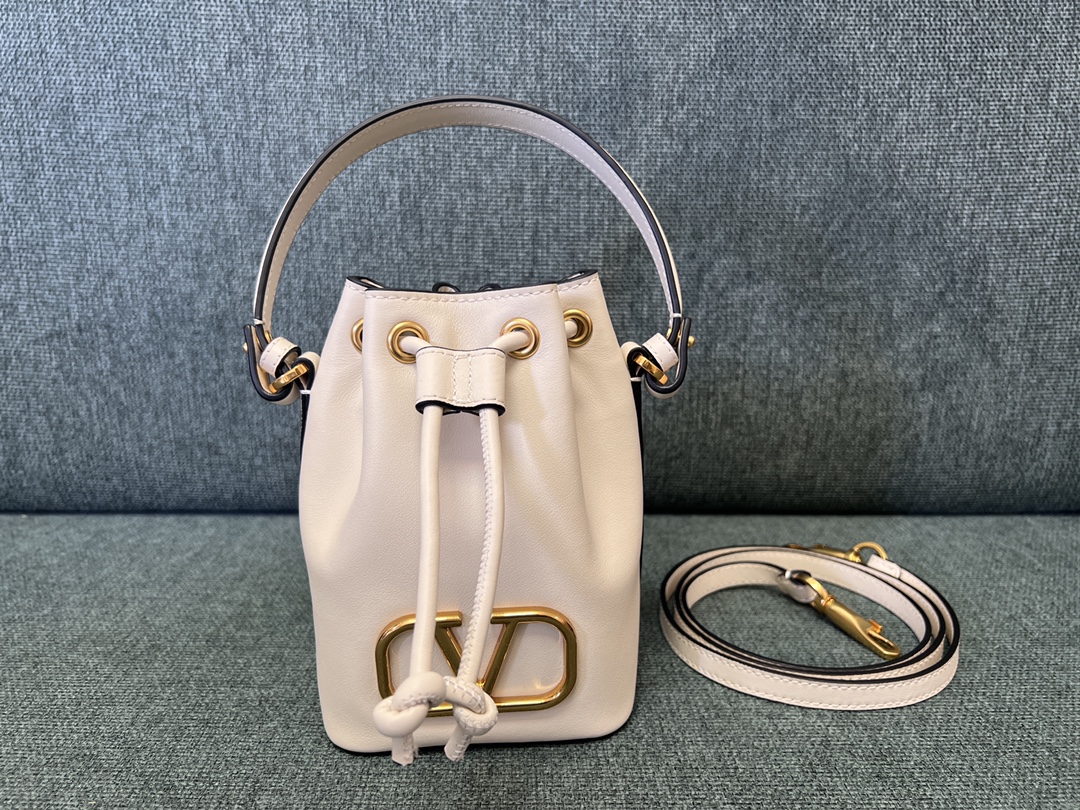 Va1e*ntin0 garavanivlogo signature bag-12*18*10cm