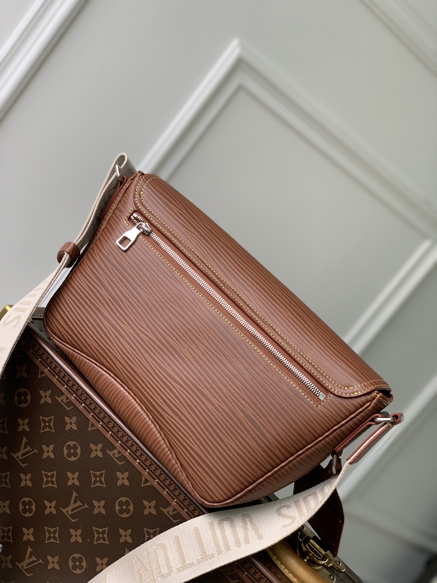 l0*is V*t0n montsouris bag-34*19*11cm