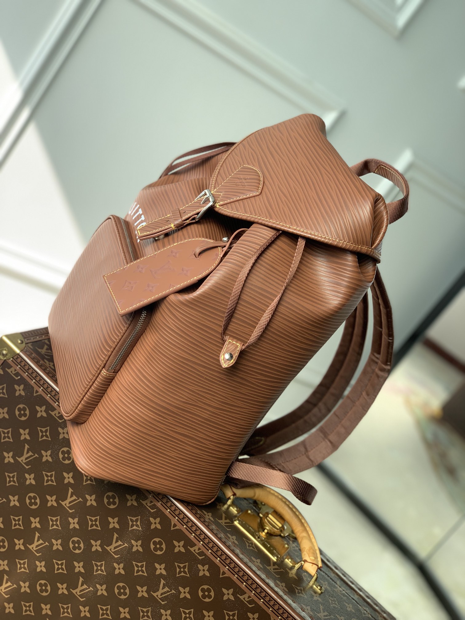 l0*is V*t0n montsouris backpack-32 x 40 x 19cm