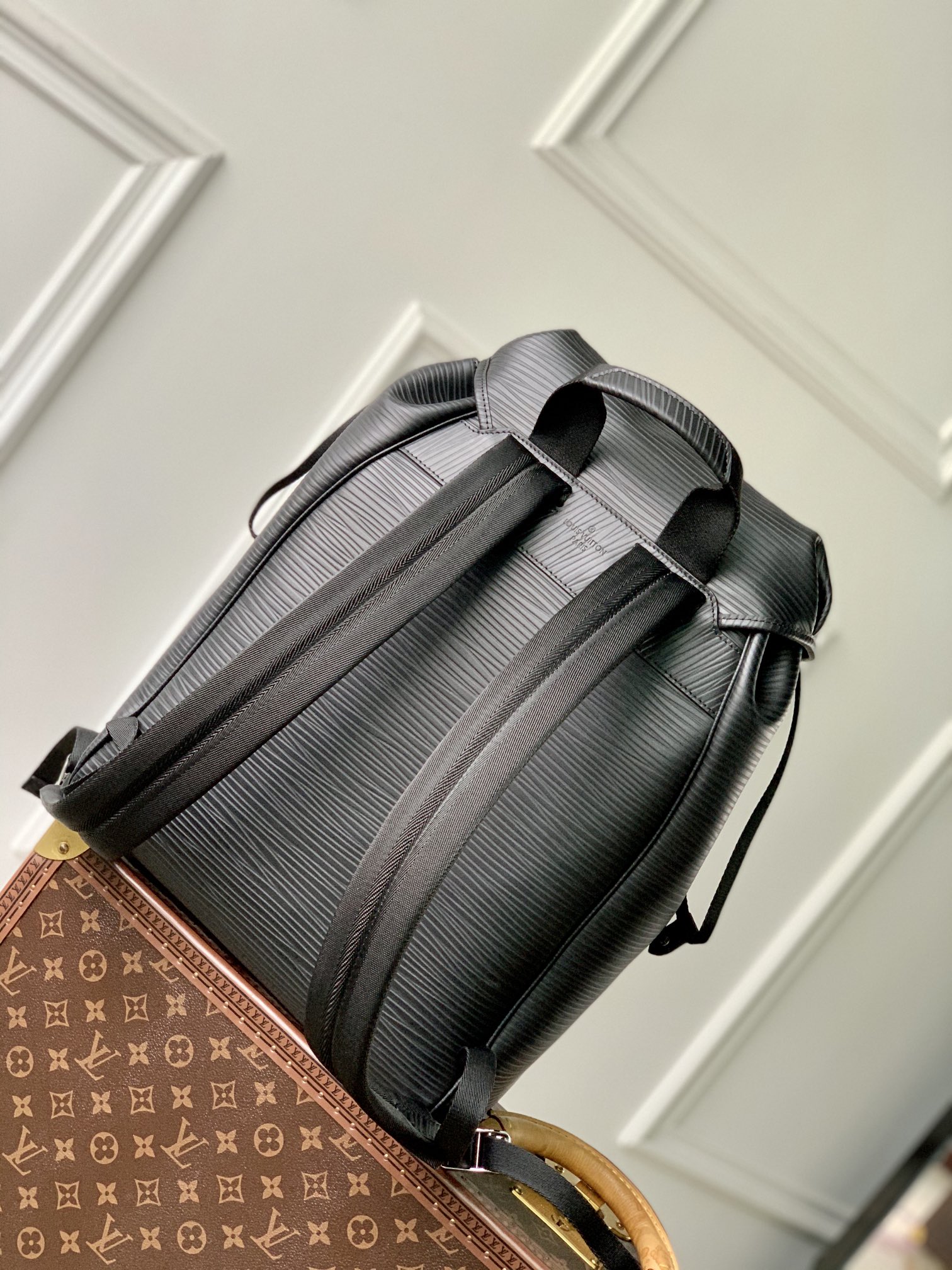 l0*is V*t0n montsouris backpack-32 x 40 x 19cm
