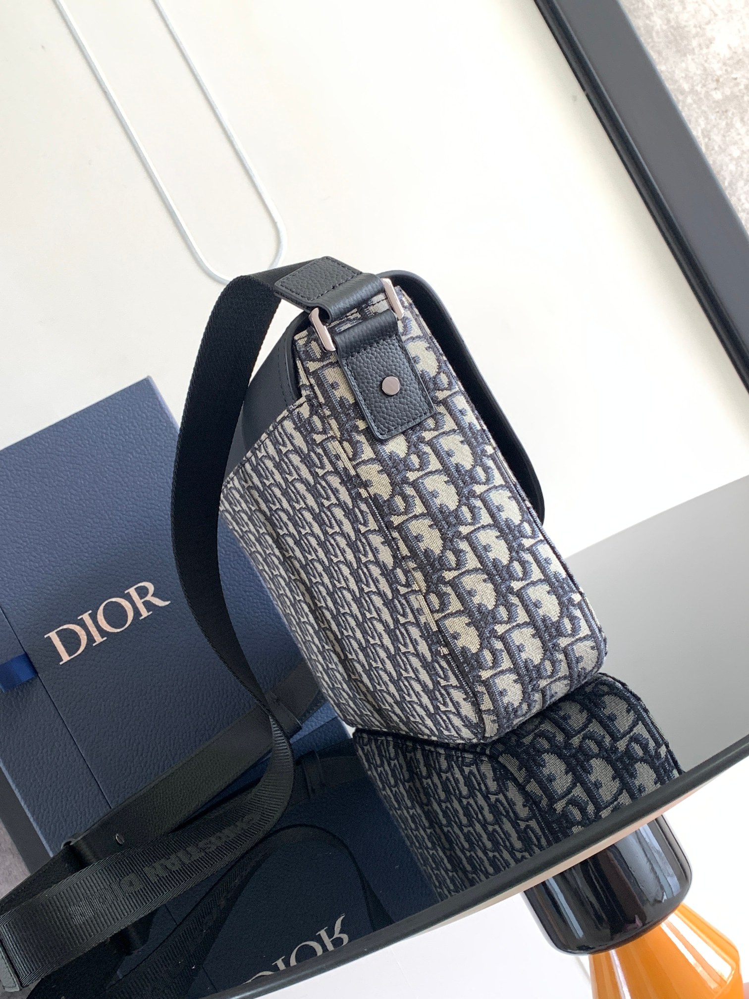 D*or saddle messenger bag-31 x 23 x 8cm