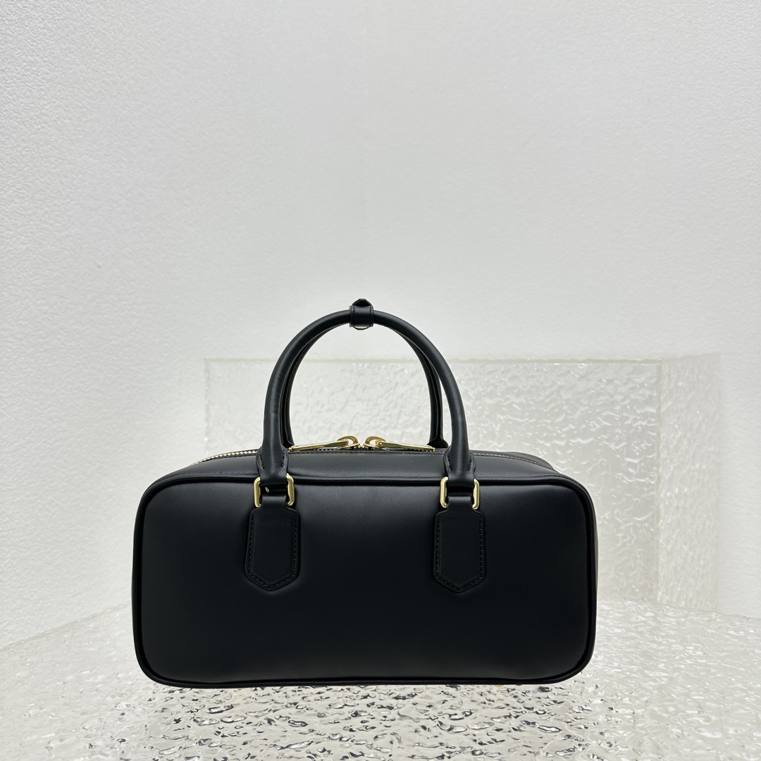 M*um*u ss23 softy padded bag-27*12*9cm