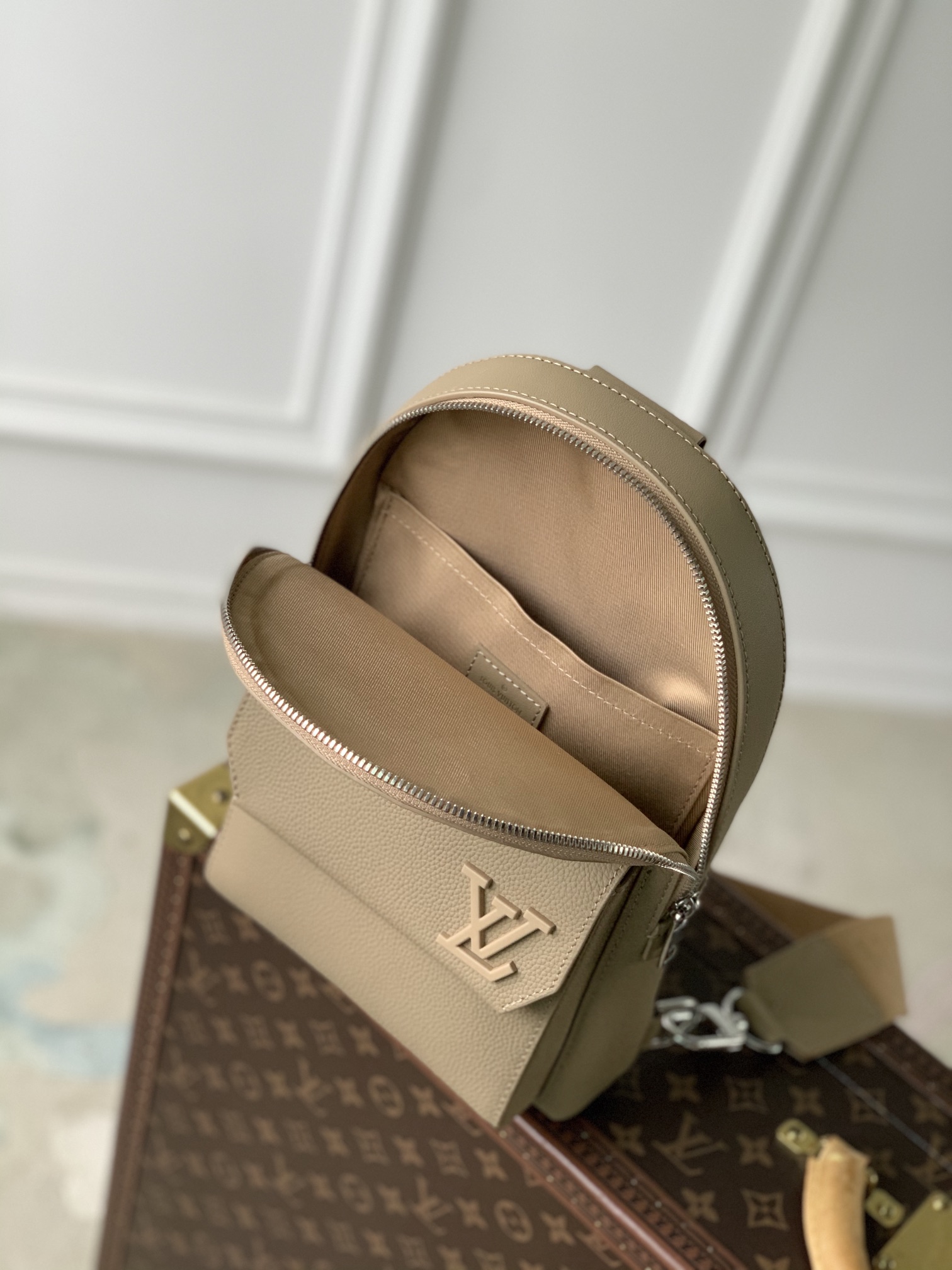 l0*is V*t0n pilot backpack-20.0 x 30.0 x 4cm