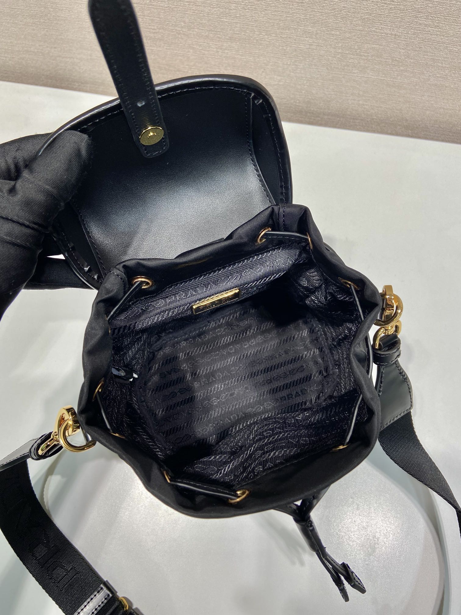 Pra*a backpack 1bz075 -16*18*10.5cm