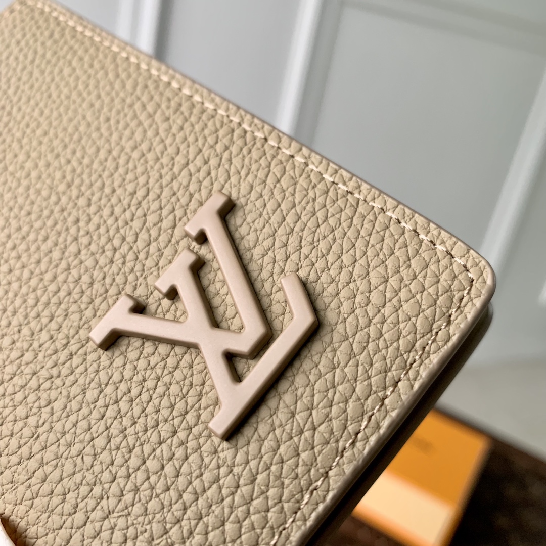 l0*is V*t0n aerogram wallet-8 x 11 x 1cm