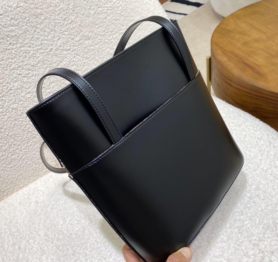 B**rry tote