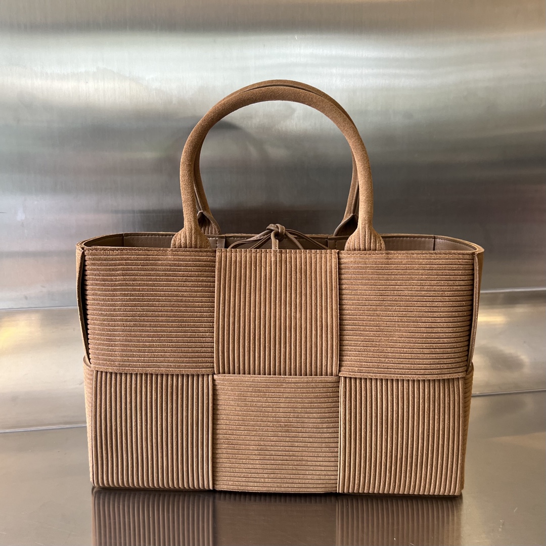 b0tte*a Ven*ta arco tote-30x20x11.5cm