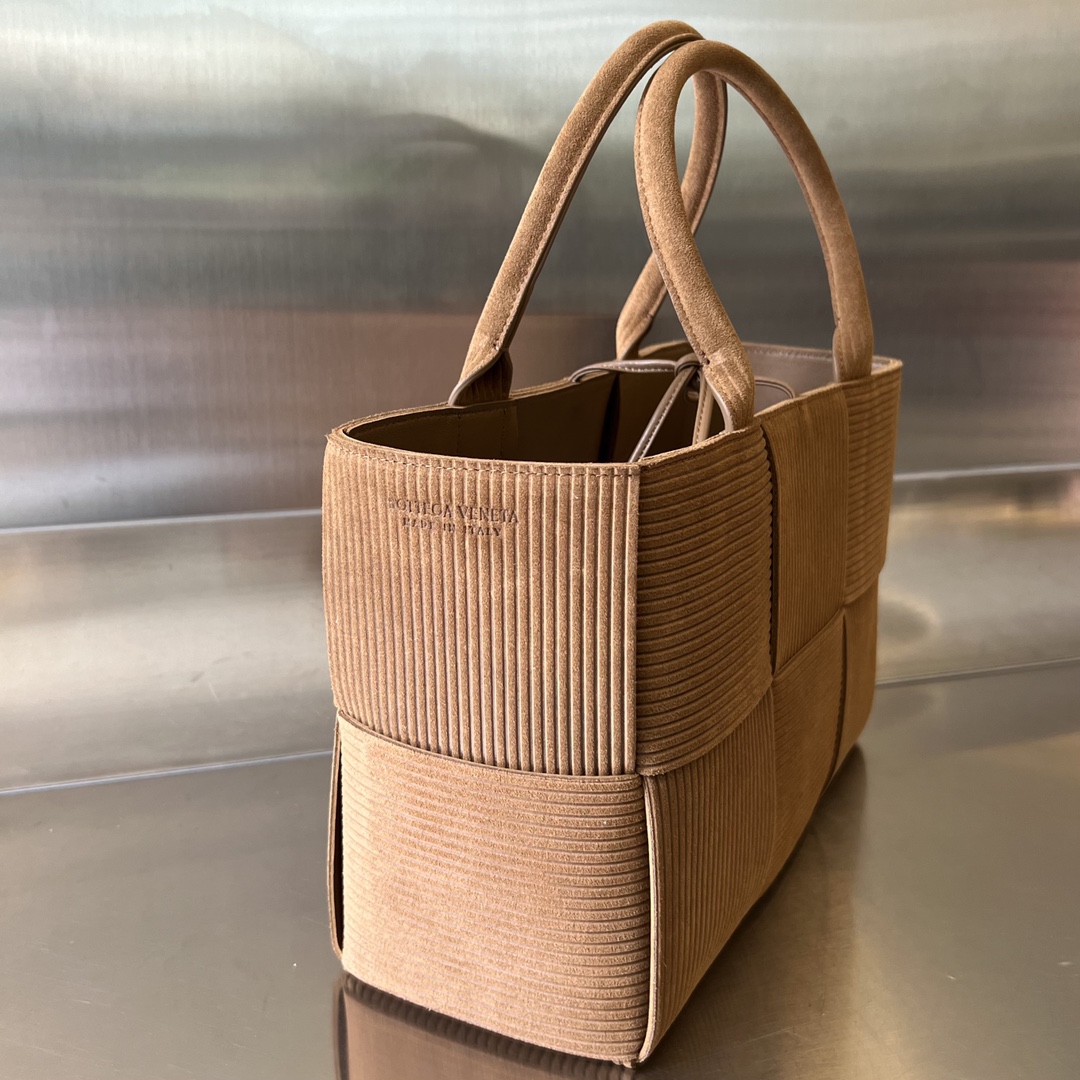 b0tte*a Ven*ta arco tote-30x20x11.5cm