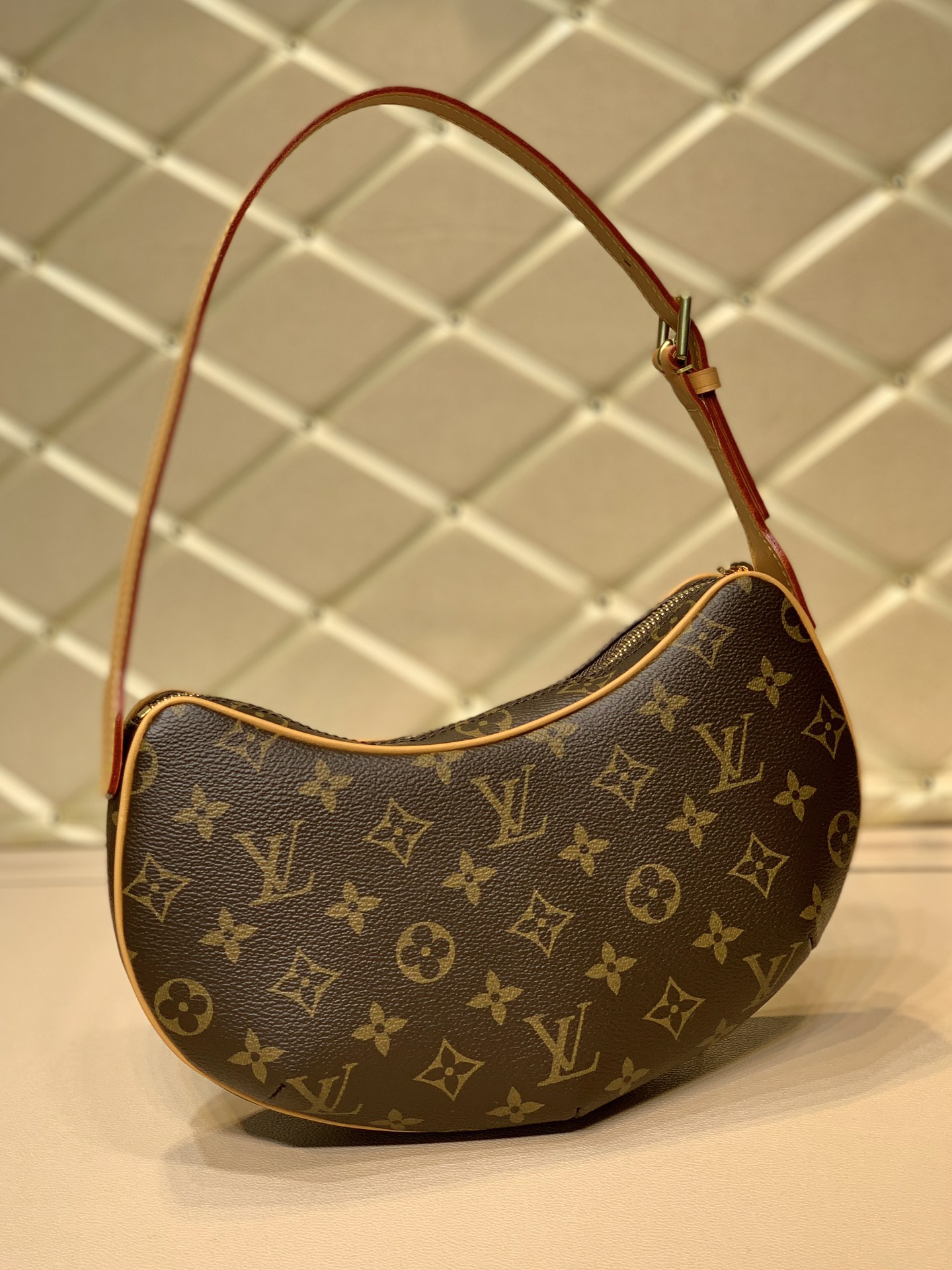 l0*is V*t0n pochette croissant-26✖️13cm