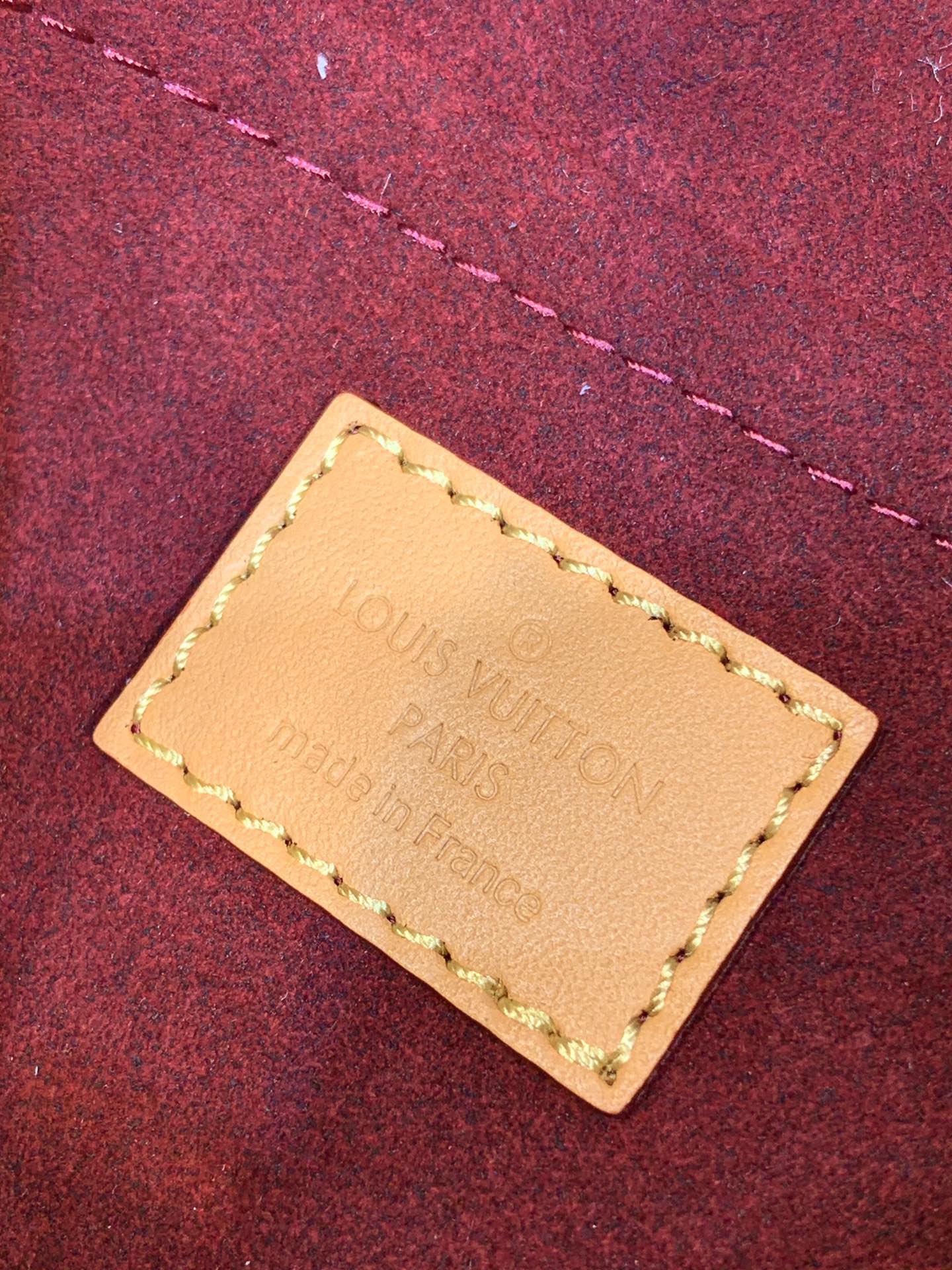 l0*is V*t0n pochette croissant-26✖️13cm