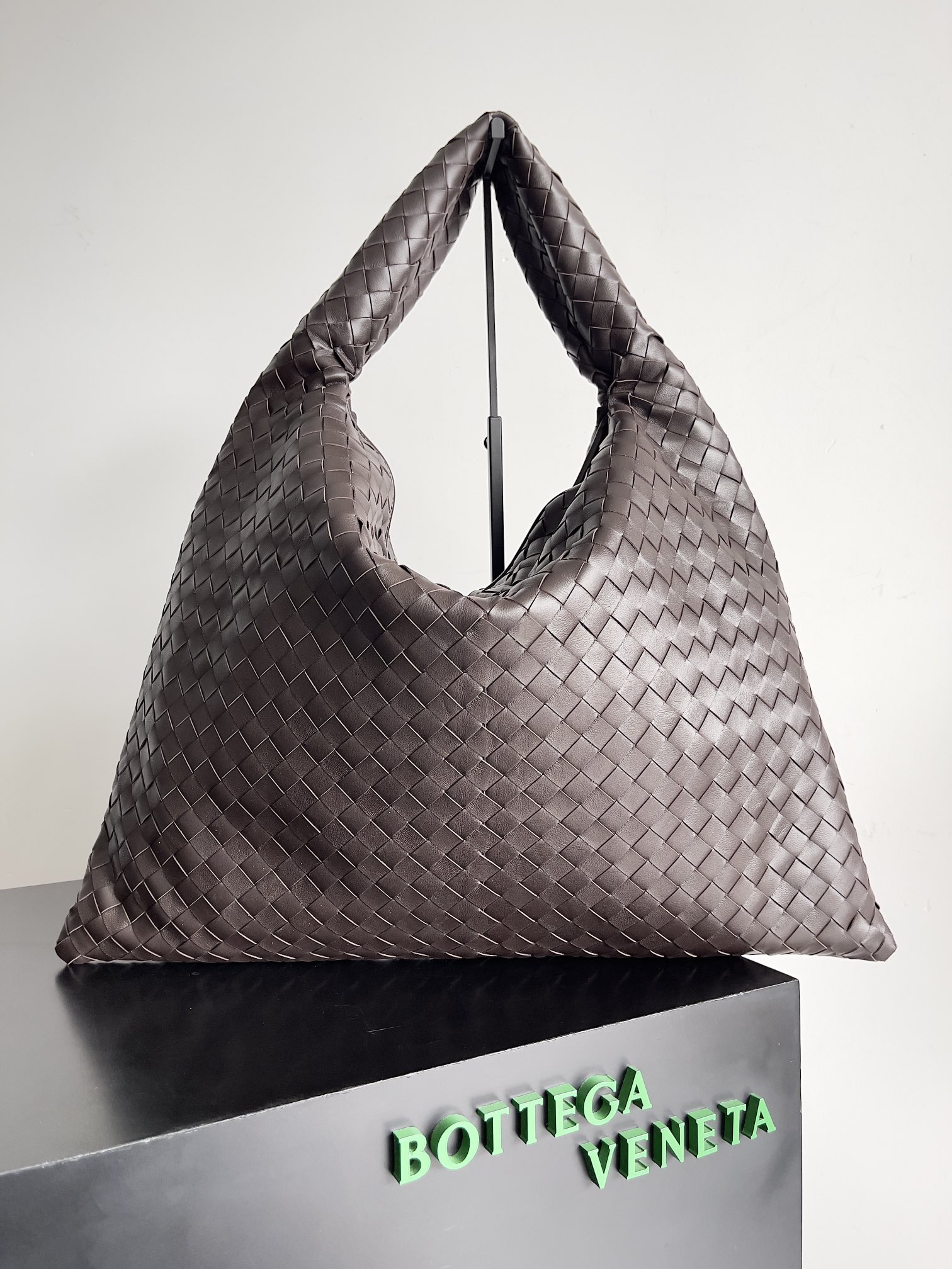 b0tte*a Ven*ta hop bag-53*24*13cm