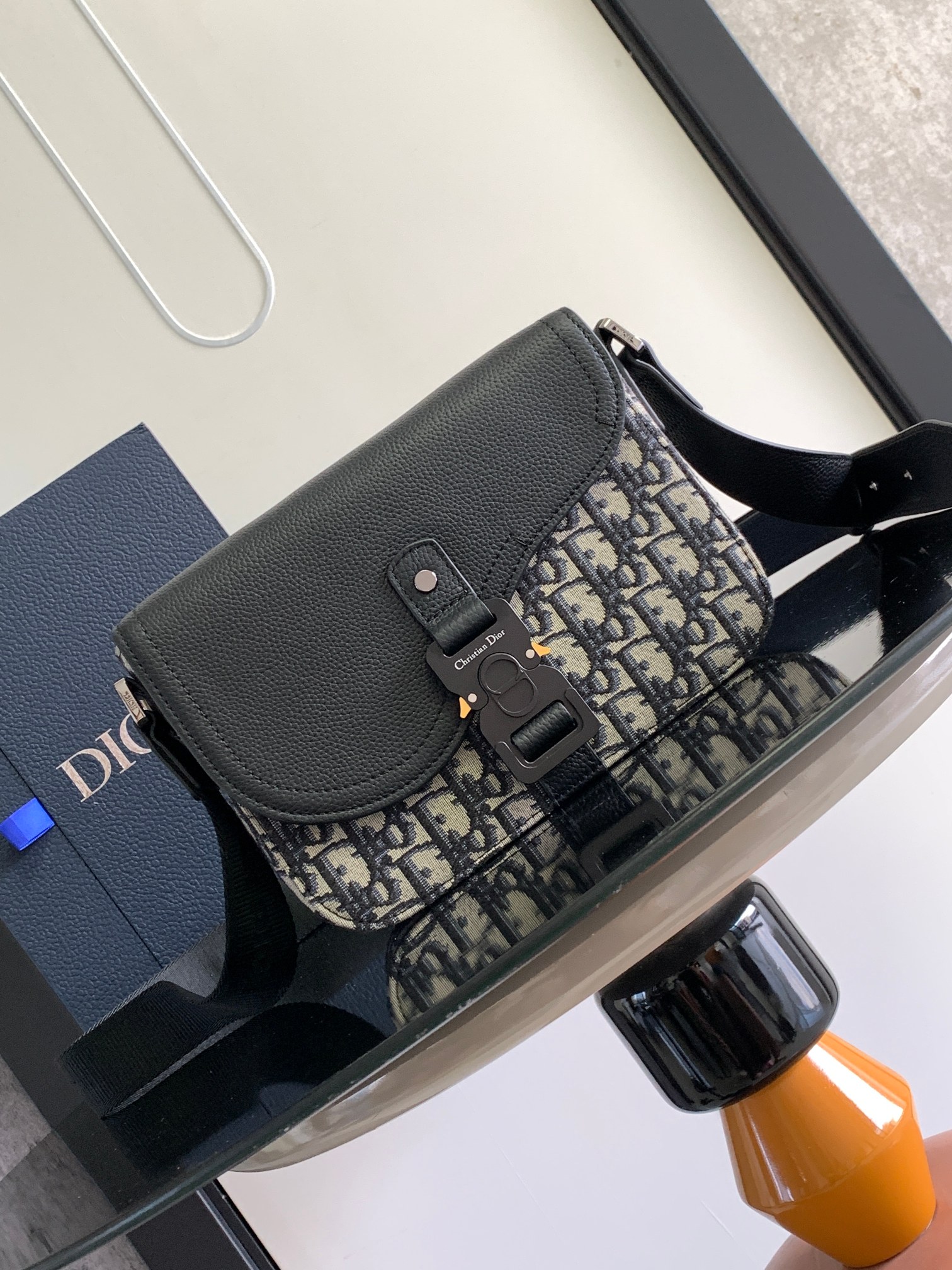 D*or saddle messenger bag-23 x 18 x 6cm