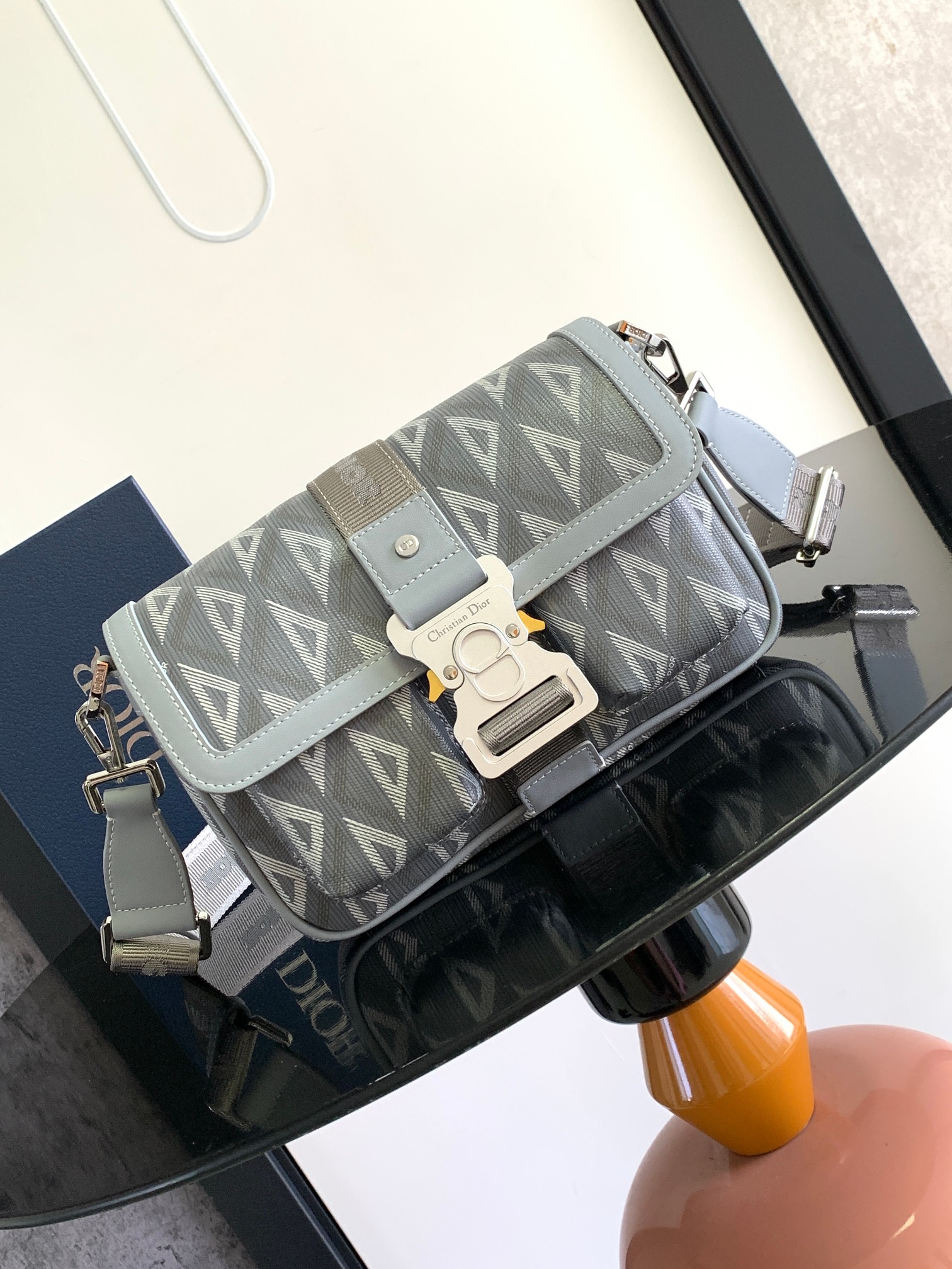 D*or hit the road handbags-27 x 17 x 9cm