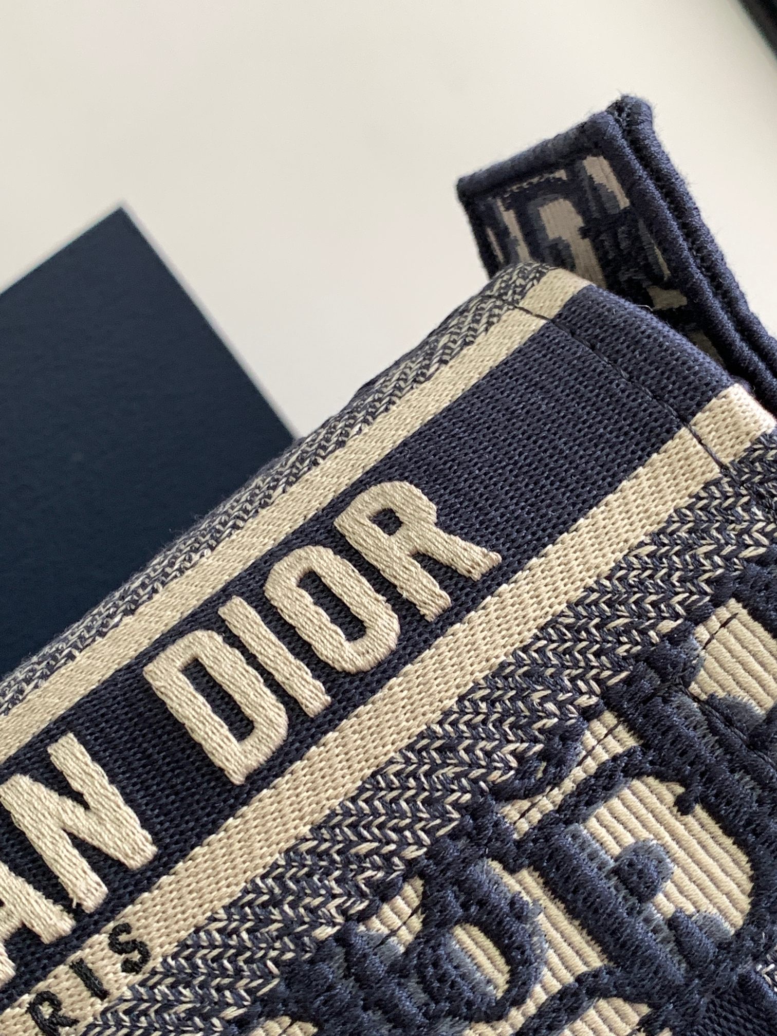 D*or oblique messenger bag-23×15×8cm