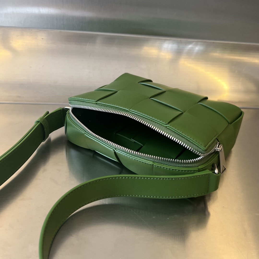 b0tte*a Ven*ta camera bag-20x15x5cm