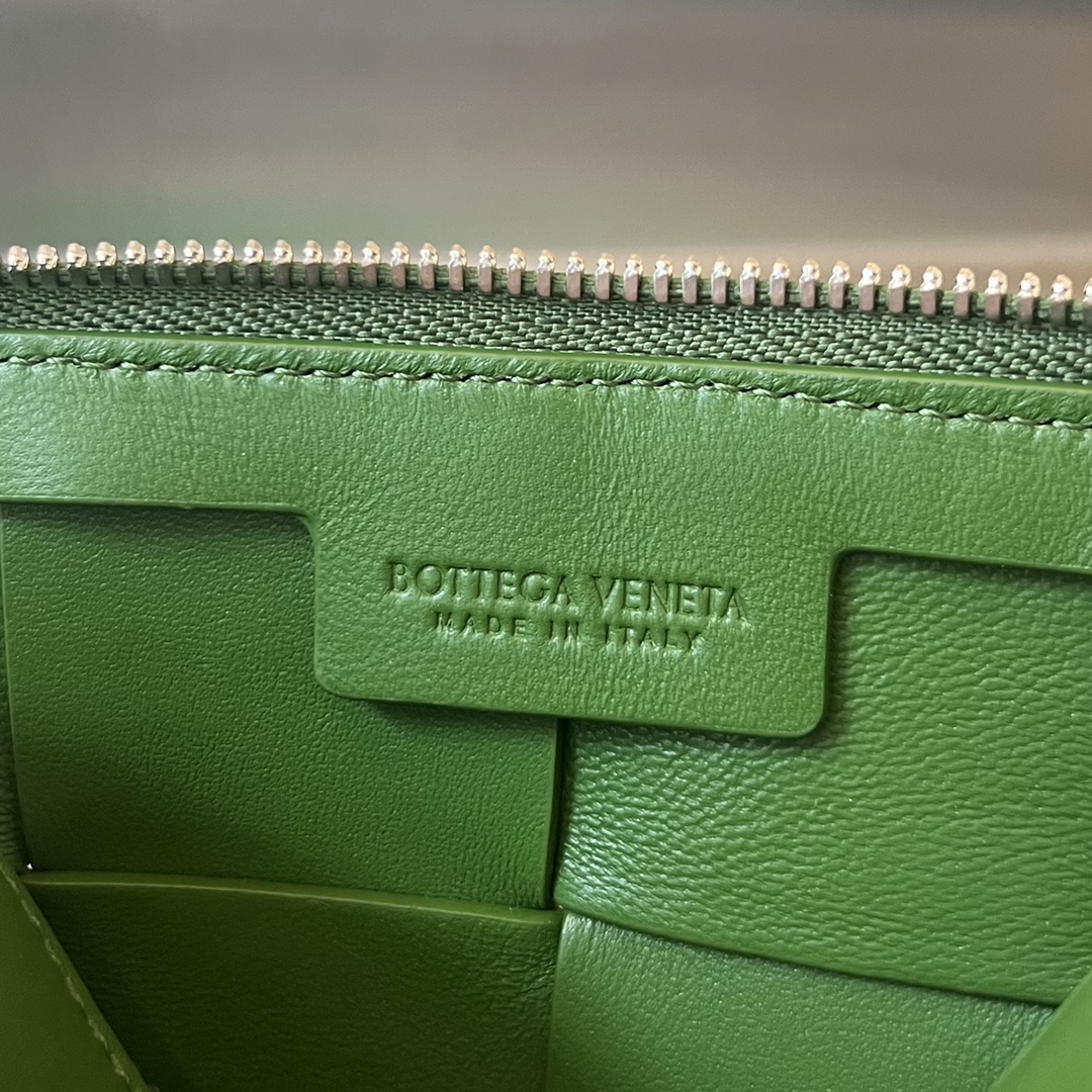 b0tte*a Ven*ta camera bag-20x15x5cm