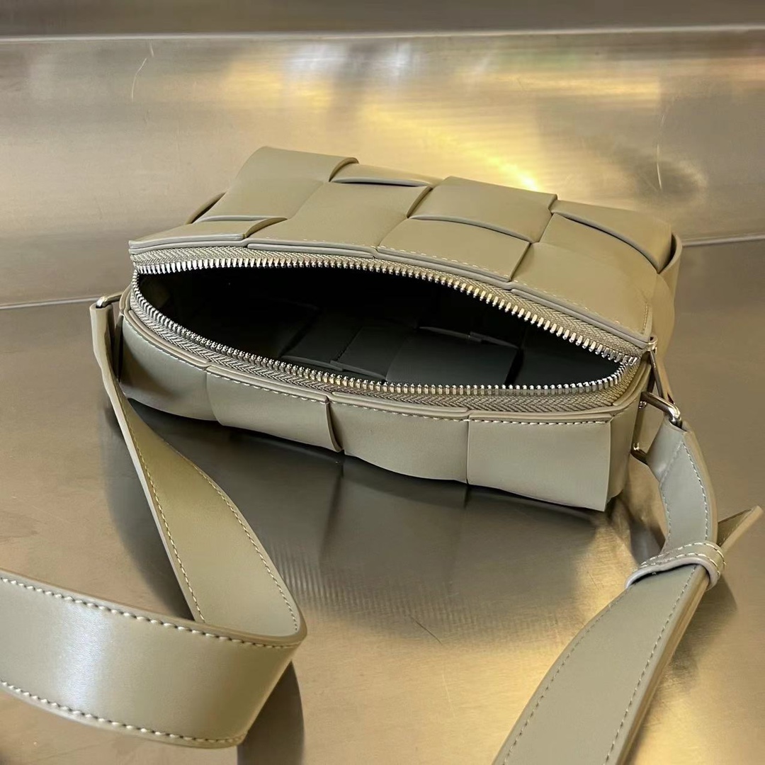 b0tte*a Ven*ta camera bag-20x15x5cm