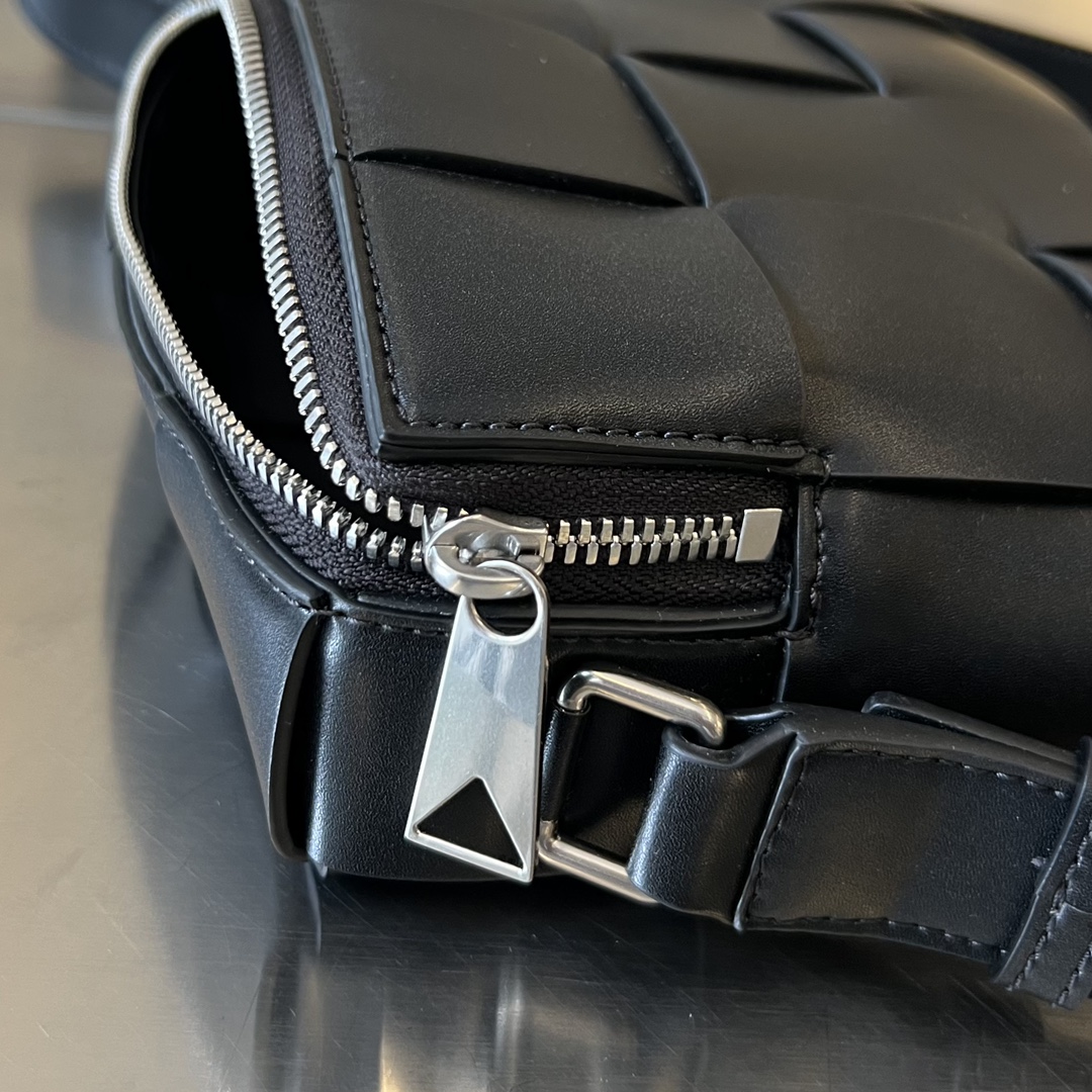 b0tte*a Ven*ta camera bag-20x15x5cm