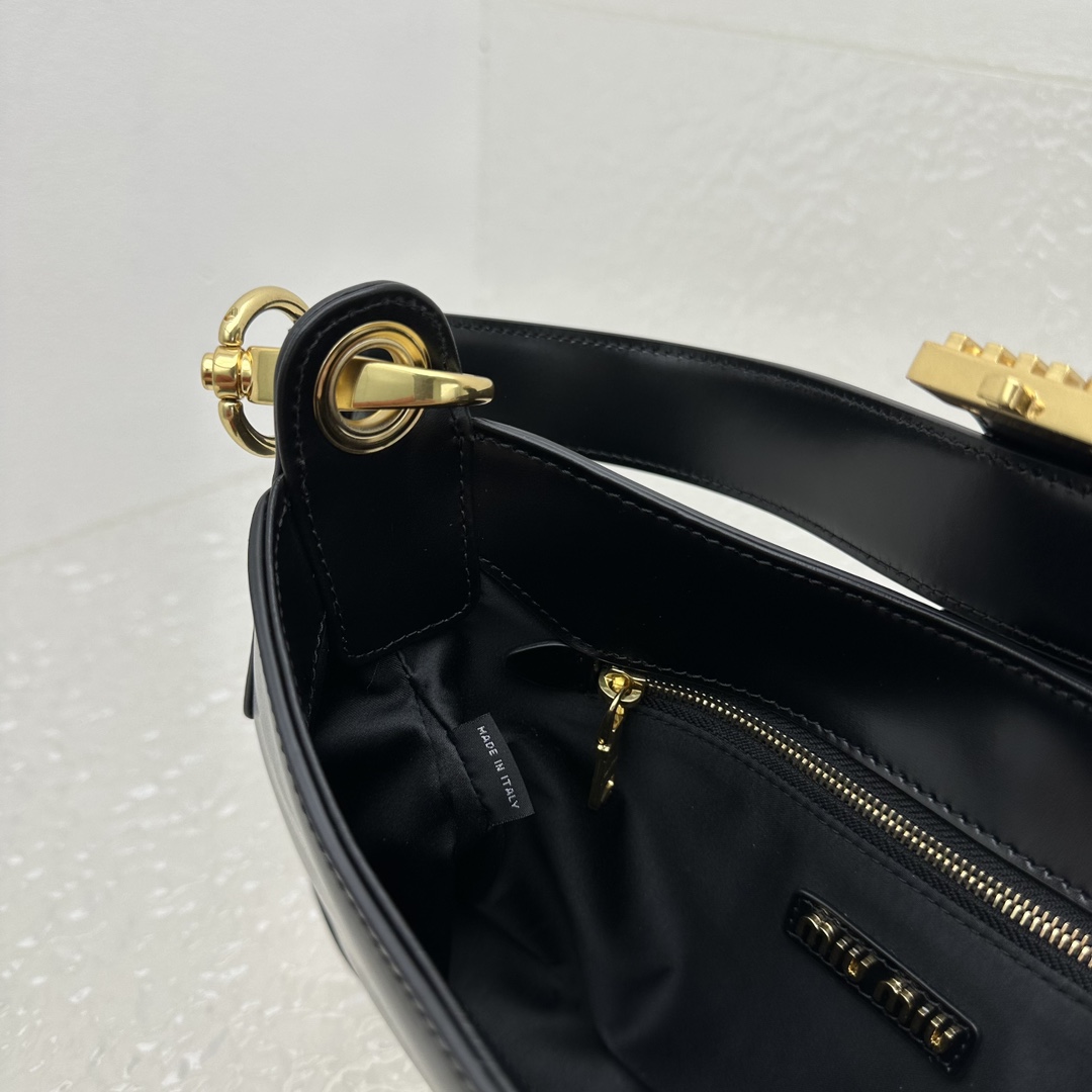 M*um*u city calf hobo bag-28*15*4cm