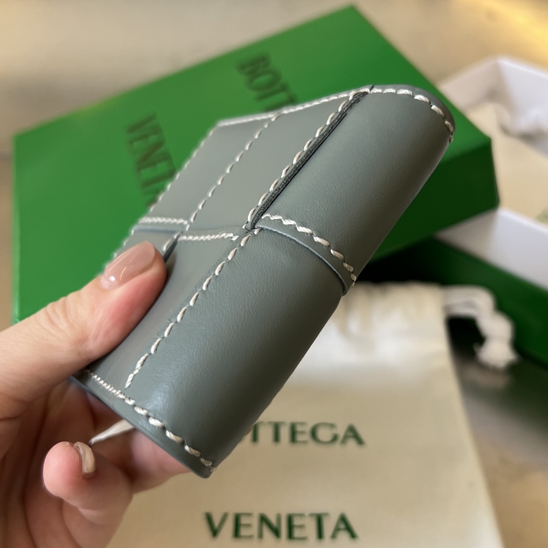 b0tte*a Ven*ta wallet-10x8.5cm