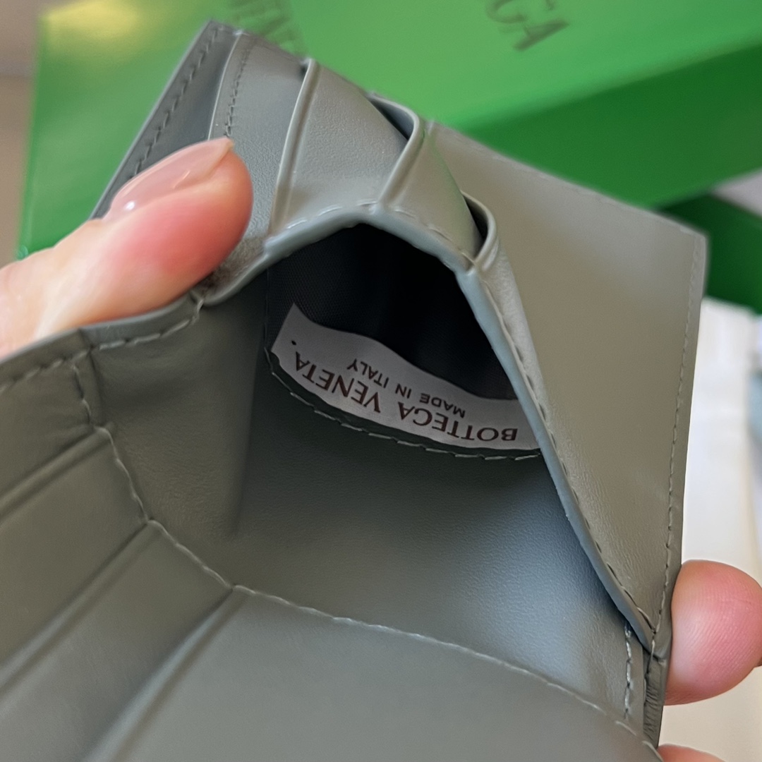 b0tte*a Ven*ta wallet-10x8.5cm