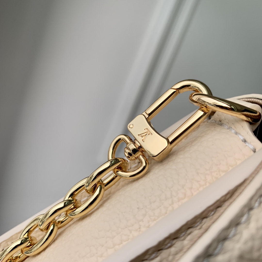 l0*is V*t0n wallet on chain-22 x 15 x 5.5cm