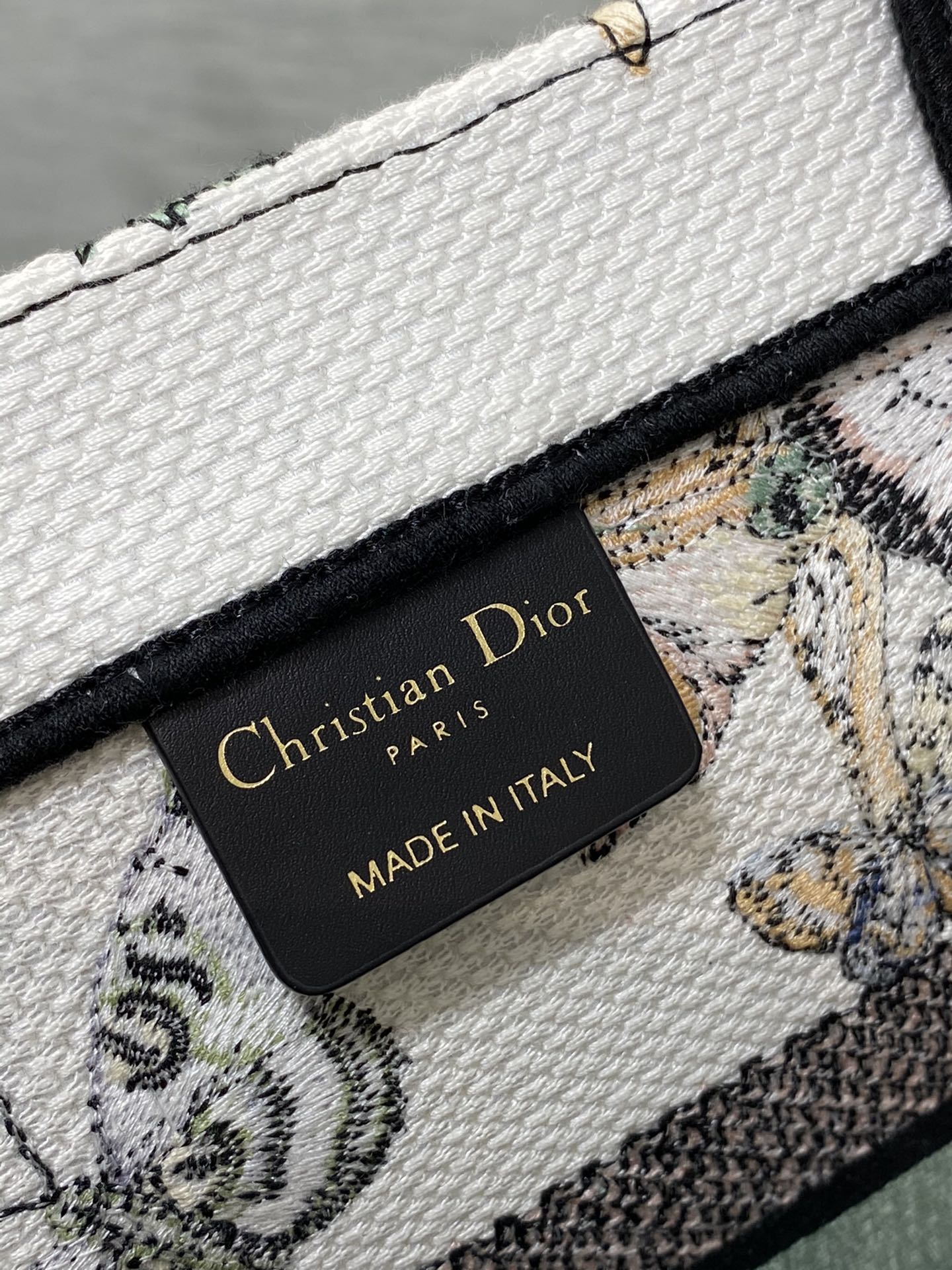 D*or small book tote-36.5cm