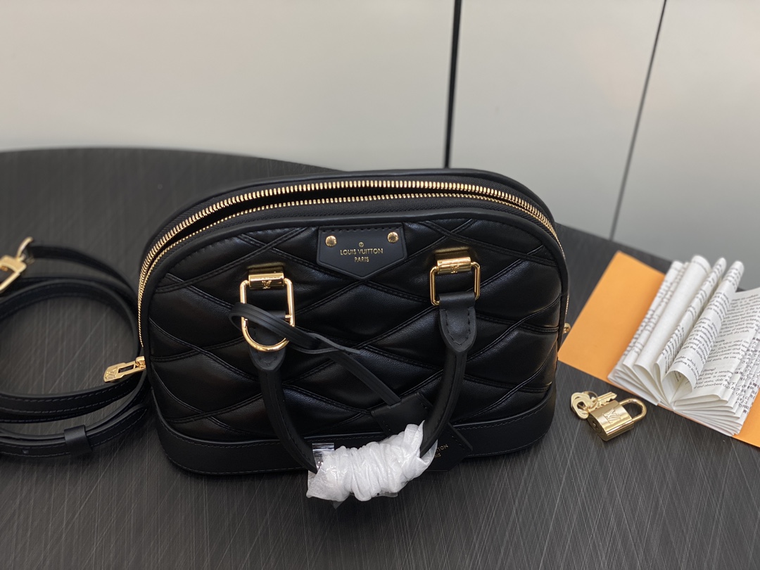 l0*is V*t0n m22878 alma bb-23.5 x 17.5 x 11.5cm