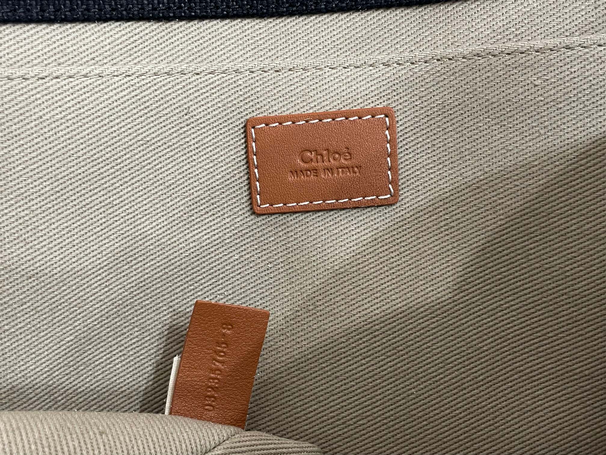 Ch10e woody tote bag