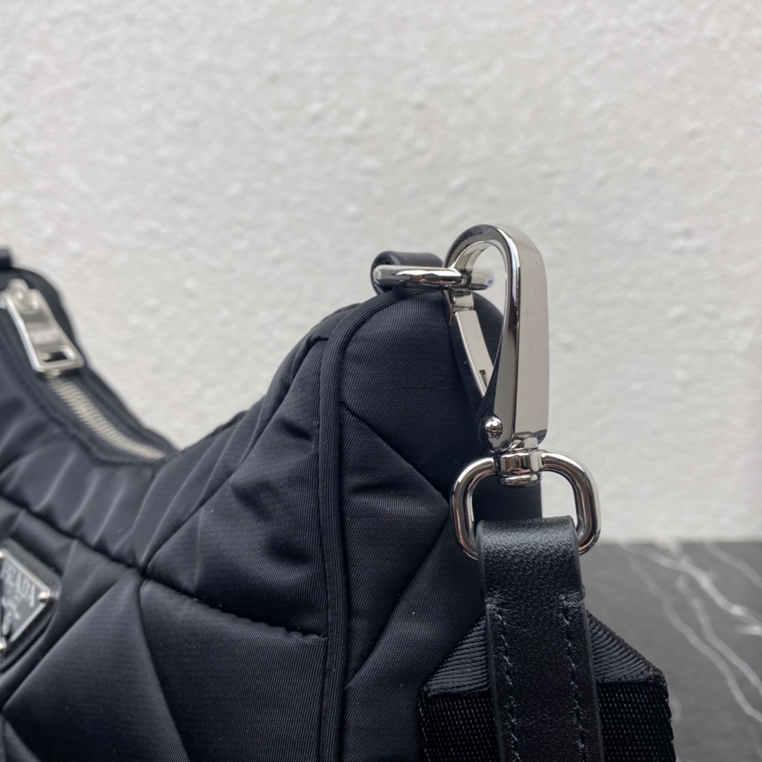 Pra*a 1bc151 re_nylon bag -24*17*7cm