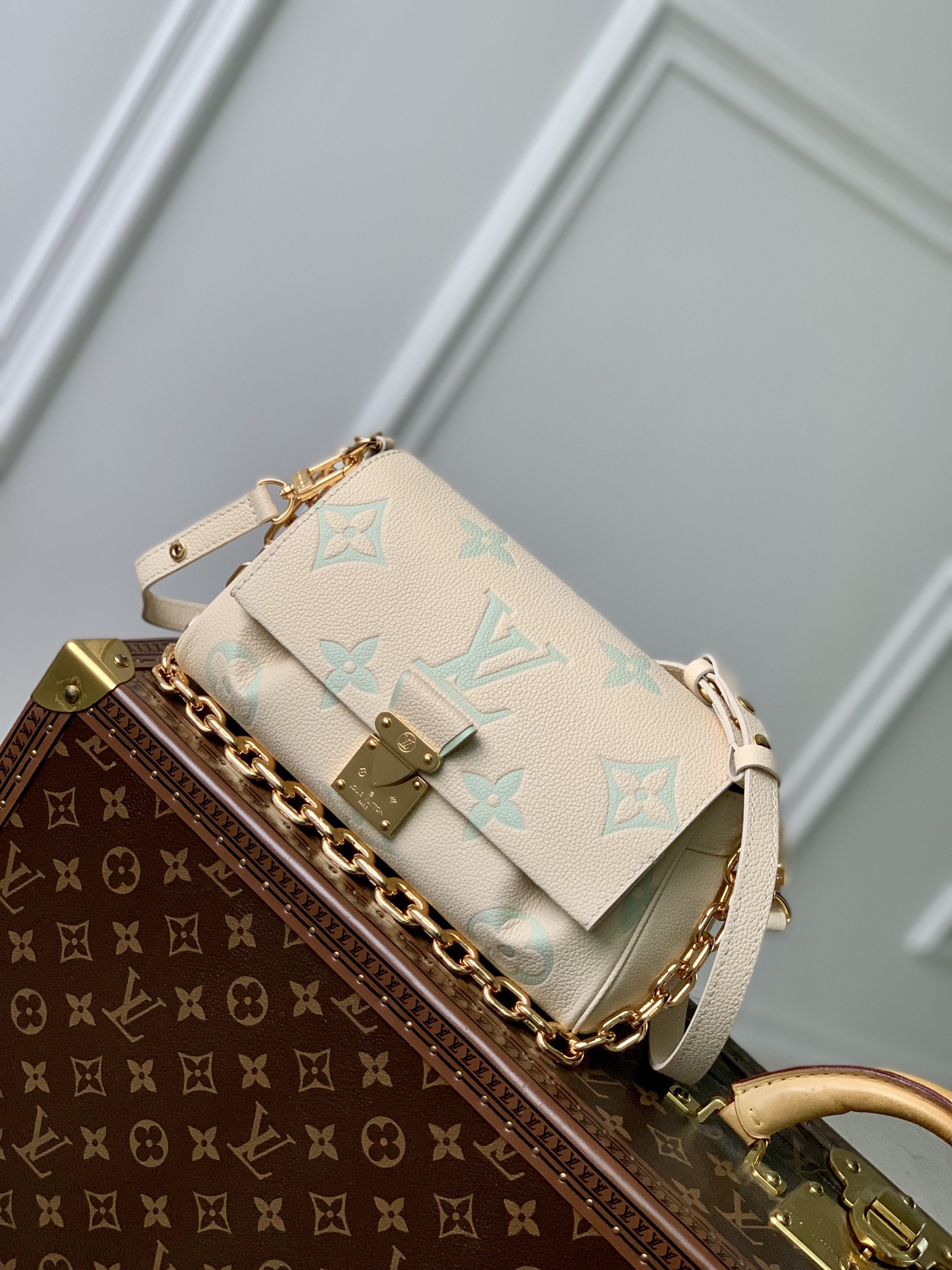 l0*is V*t0n favorite m46393-24 x 14 x 9cm