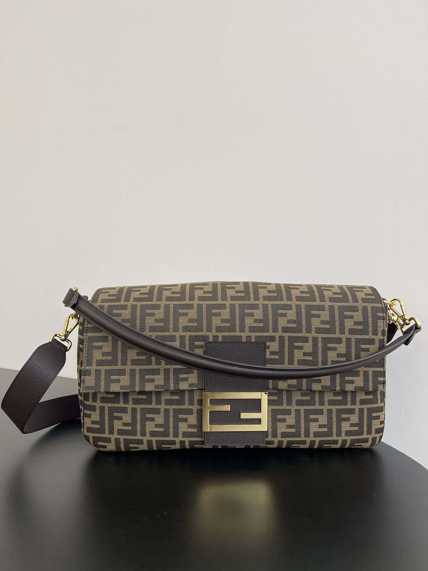 F**di large baguette bag-40x8x22cm
