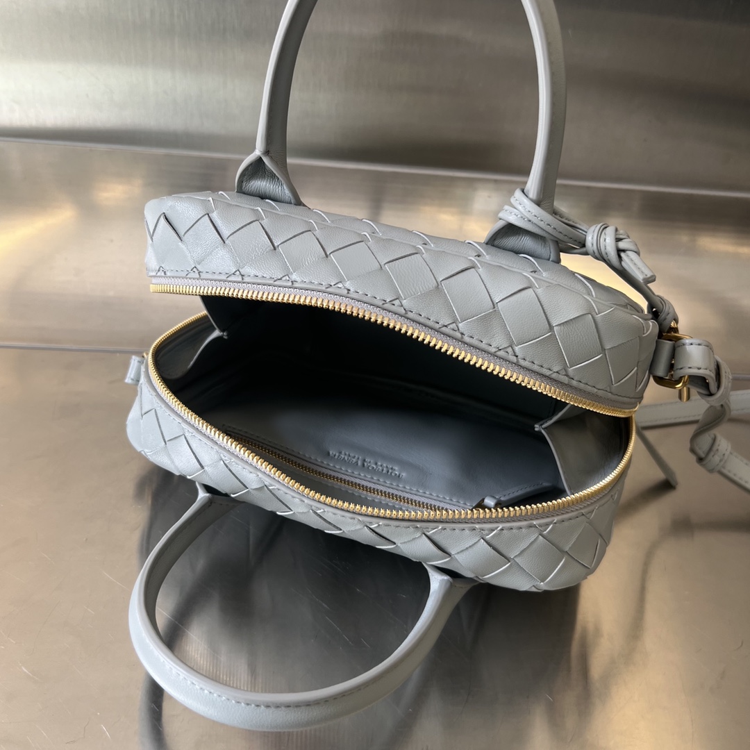 b0tte*a Ven*ta getaway bag-23.5x17.5x9cm