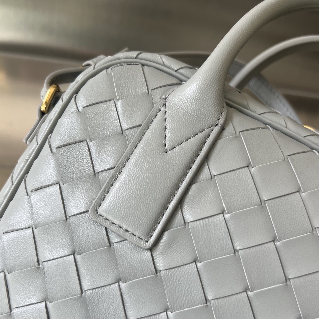 b0tte*a Ven*ta getaway bag-23.5x17.5x9cm