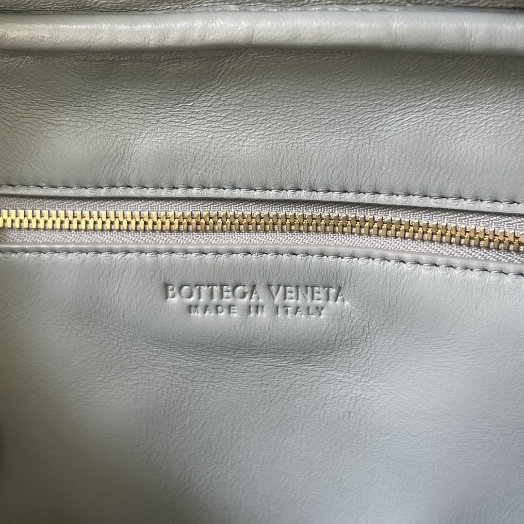 b0tte*a Ven*ta getaway bag-23.5x17.5x9cm