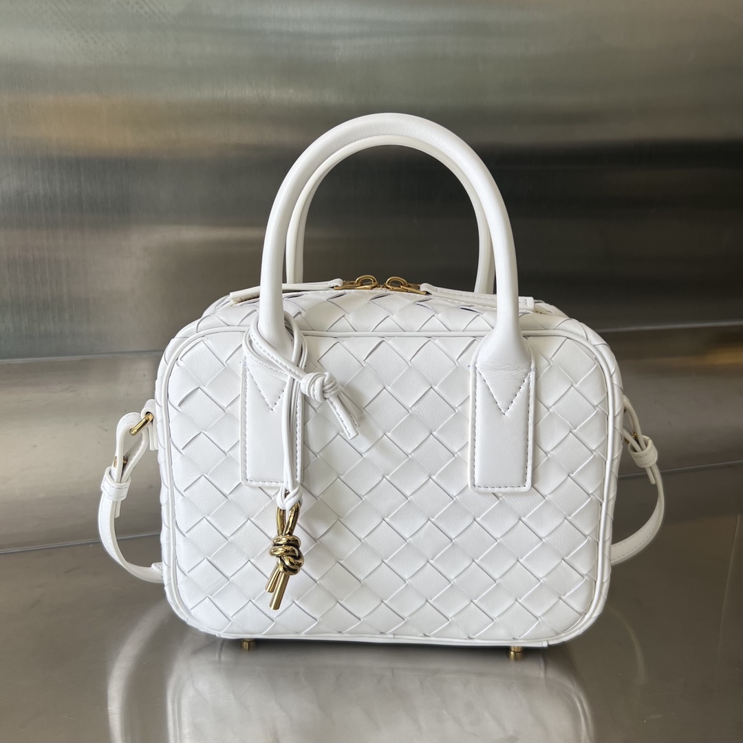 b0tte*a Ven*ta getaway bag-23.5x17.5x9cm